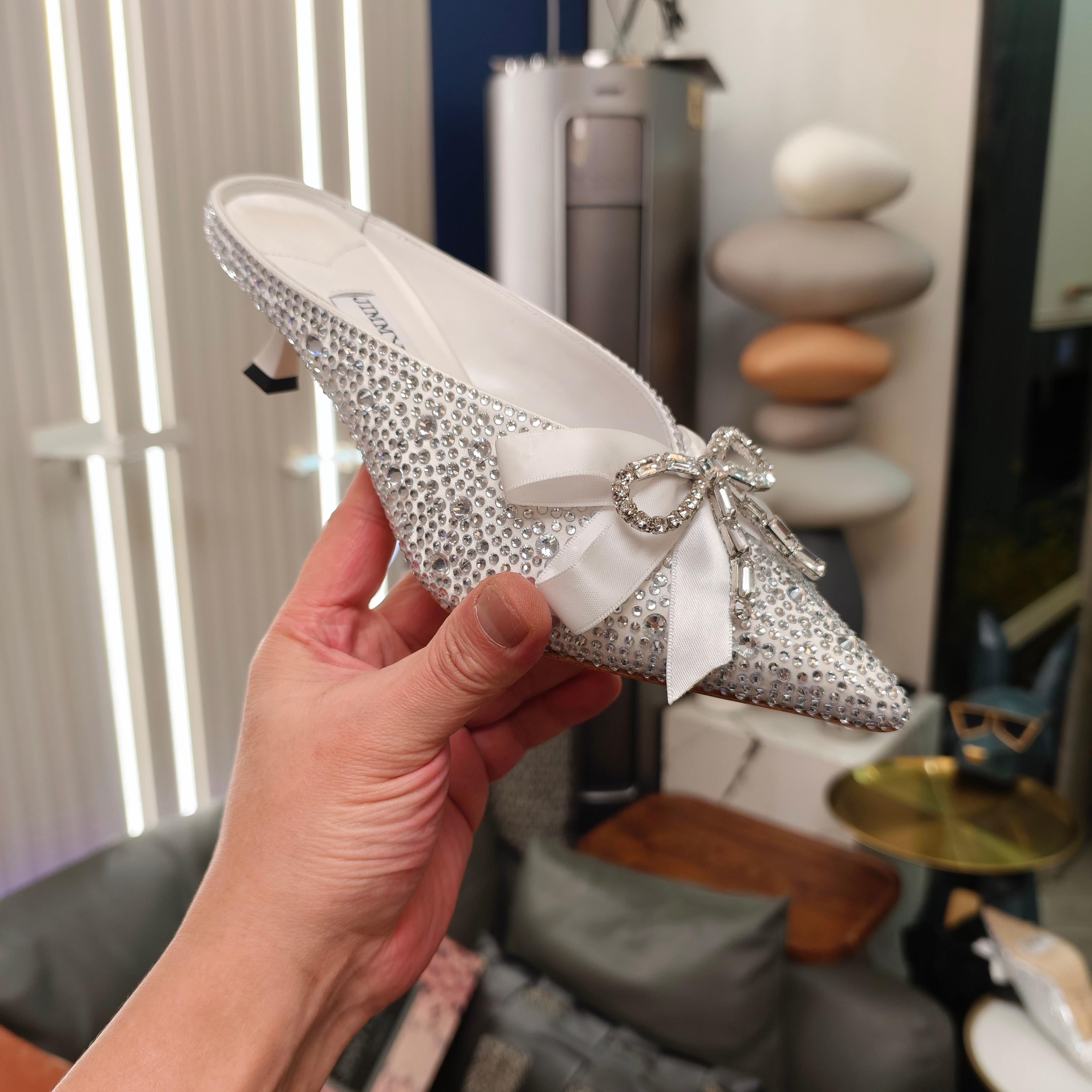 Jimmy 26s Crystal Slipper 45 Sliver Silk Satin Cowhide 596340