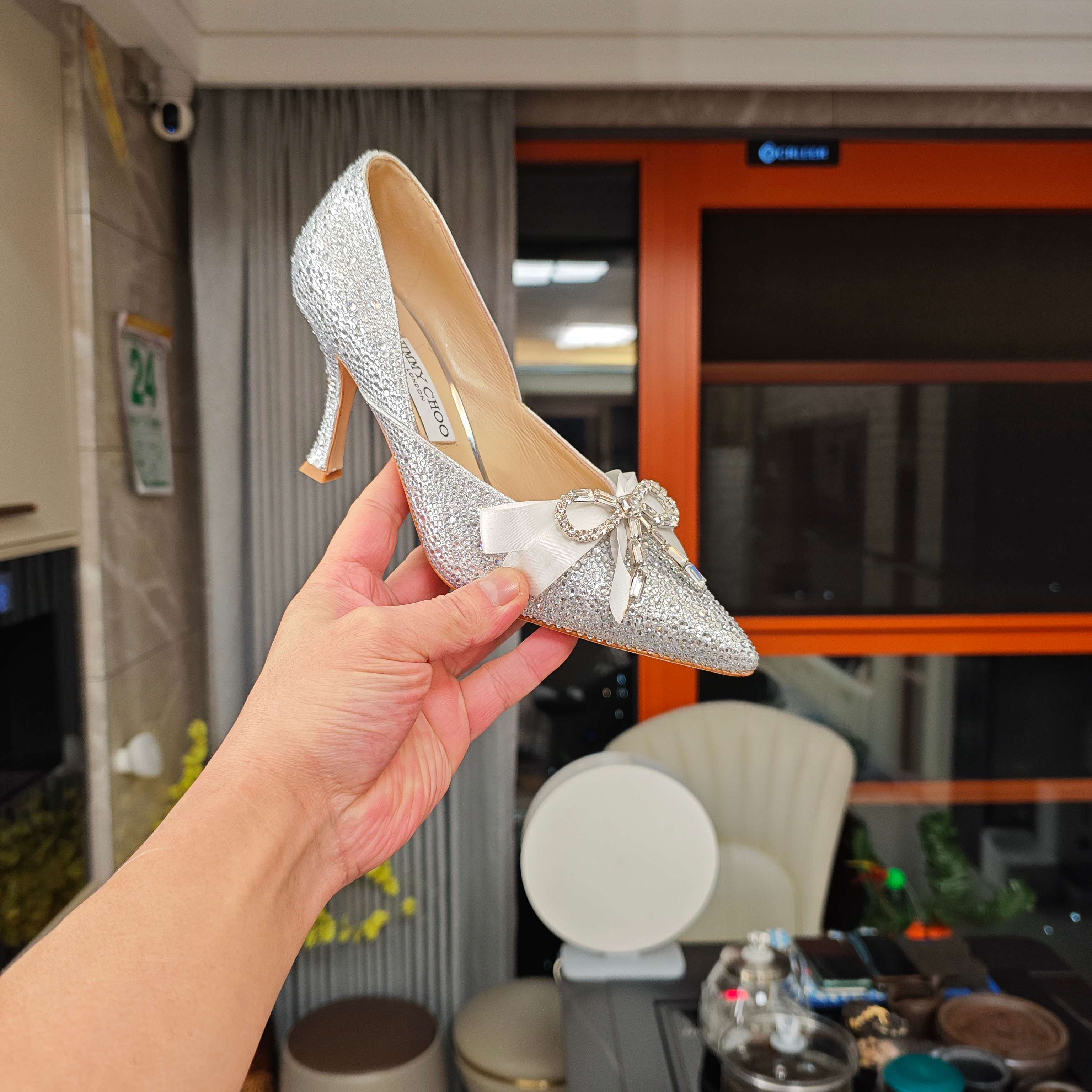 Jimmy 26s Crystal Pumps 85 Sliver Silk Satin Cowhide 596332