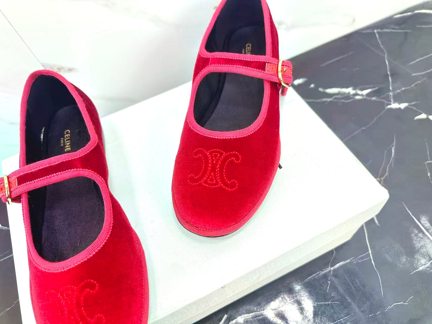 Celine 25 Eve Triomphe Ballet Flat Red Velvet 547725