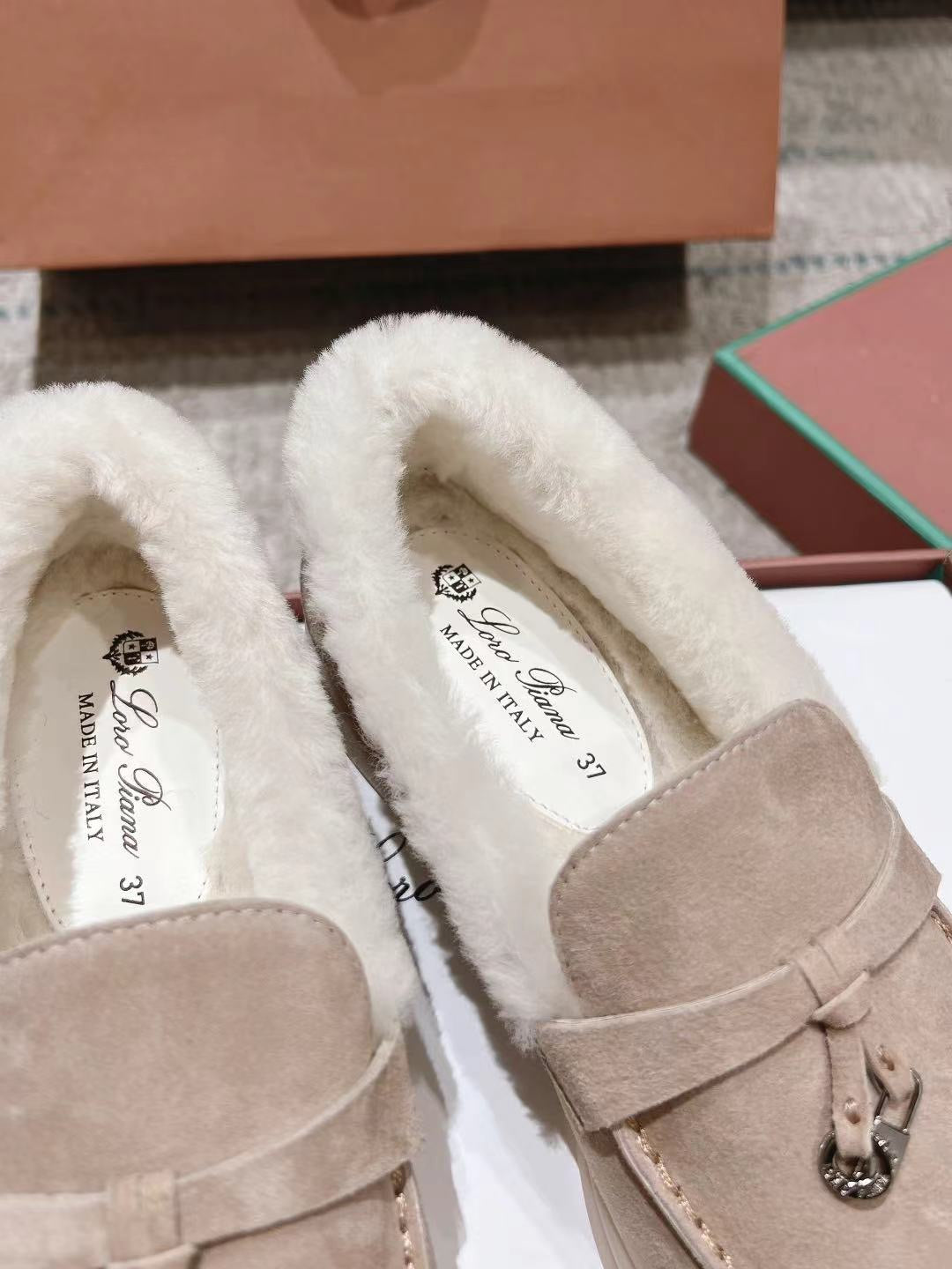 LP Summer Charms Walk Loafers  Light Brown Beige Mix White Suede With Rabbit Fur Lining 206250