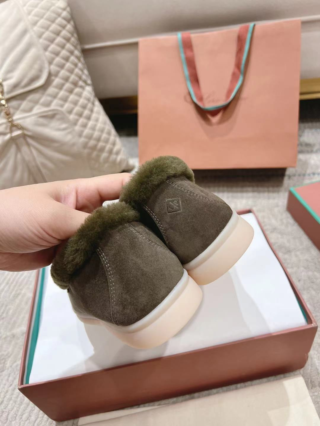 LP Summer Charms Walk Loafers Army Green Suede With Rabbit Fur Lining 206251