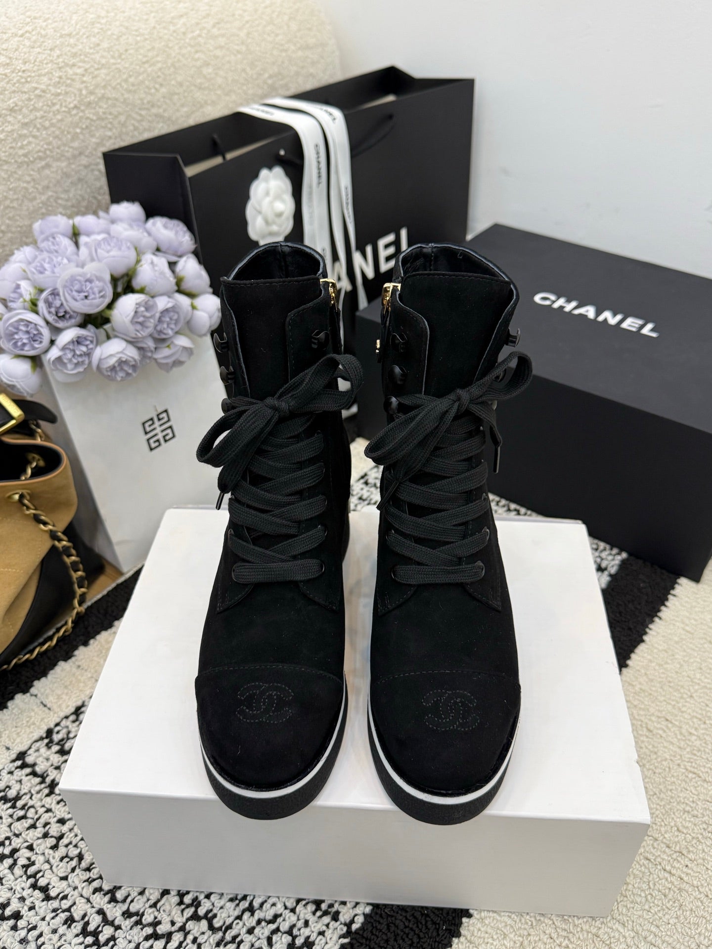 CC 26 Combat Boot Black Suede 588799