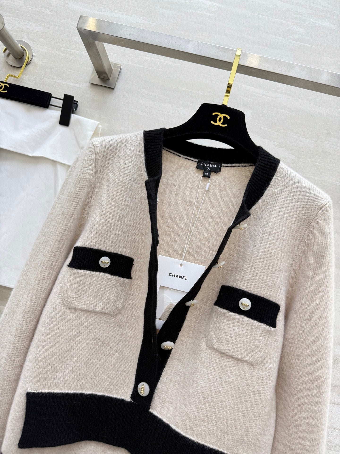 Chanel 2025 Two-Piece Cardigan Jacket Beige Wool Cashmere 319526