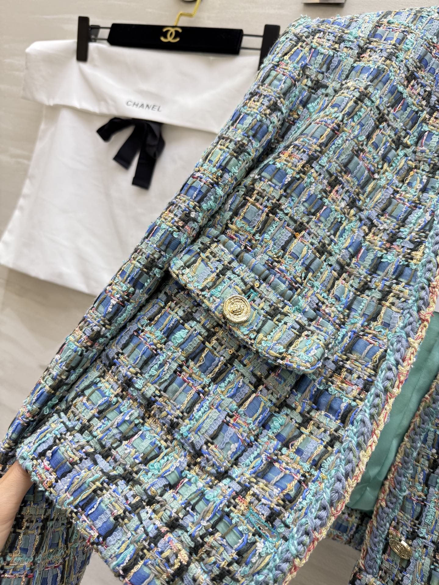 Chanel 2025 V-Neck Coat Blue Green Wool Tweed Fabric 319506