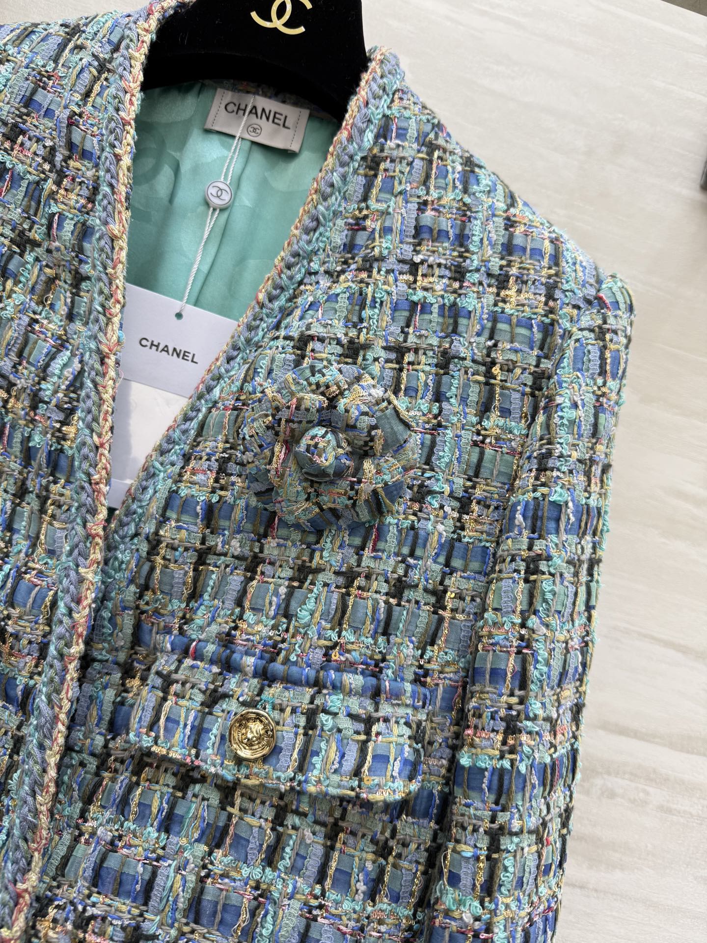 Chanel 2025 V-Neck Coat Blue Green Wool Tweed Fabric 319506