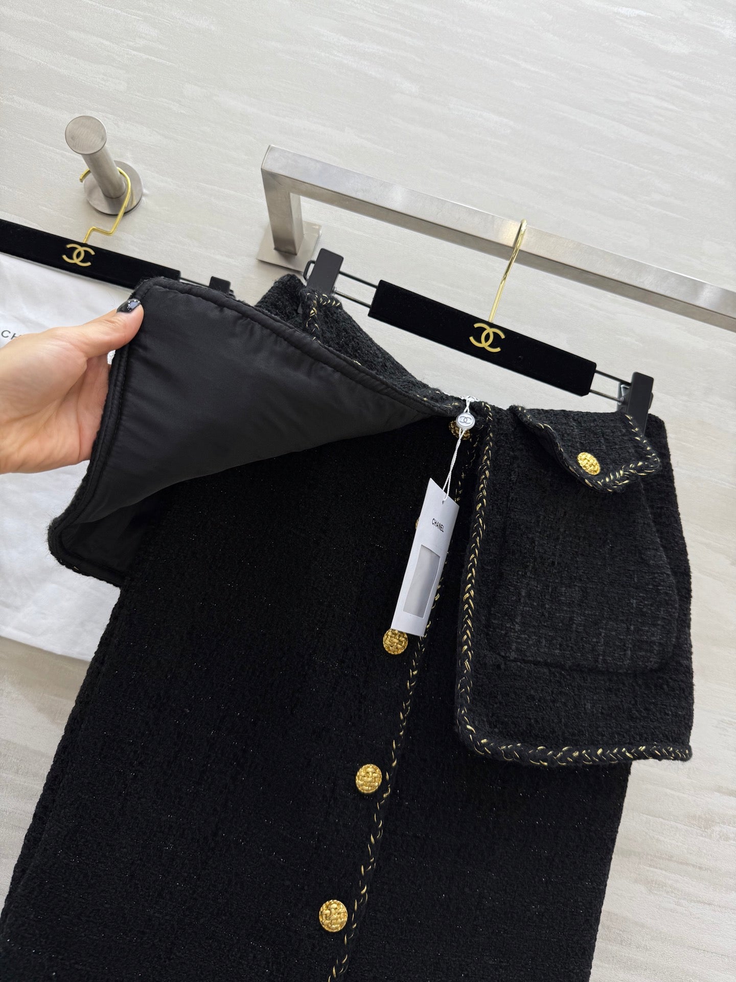 Chanel 2025 Gold Buckle Two-Piece Skirt Black Woven Tweed Fabric 319481