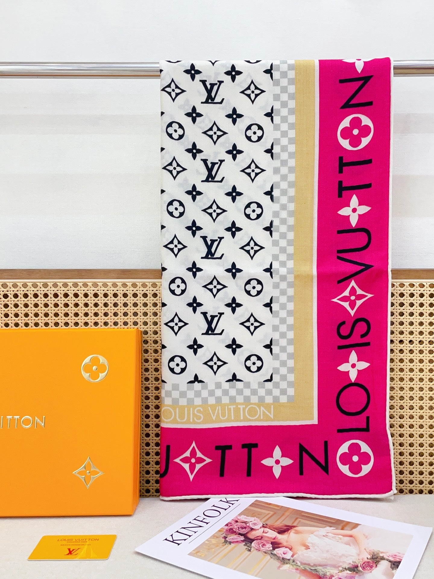 LV Double-sided Scarf 140cm White Pink Cashmere 971048