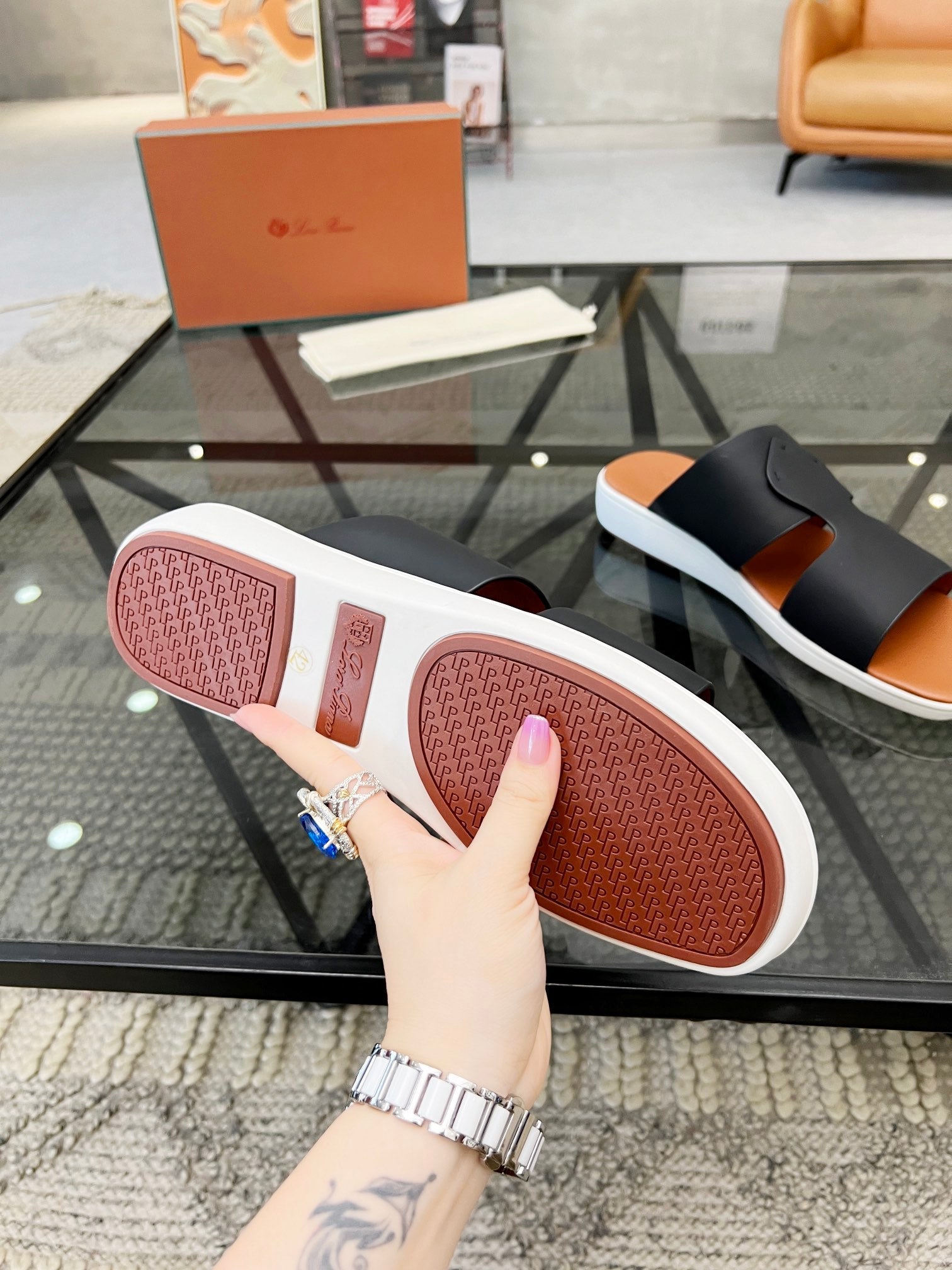 LP CROSSOVER SLIPPERS BLACK CALFSKIN