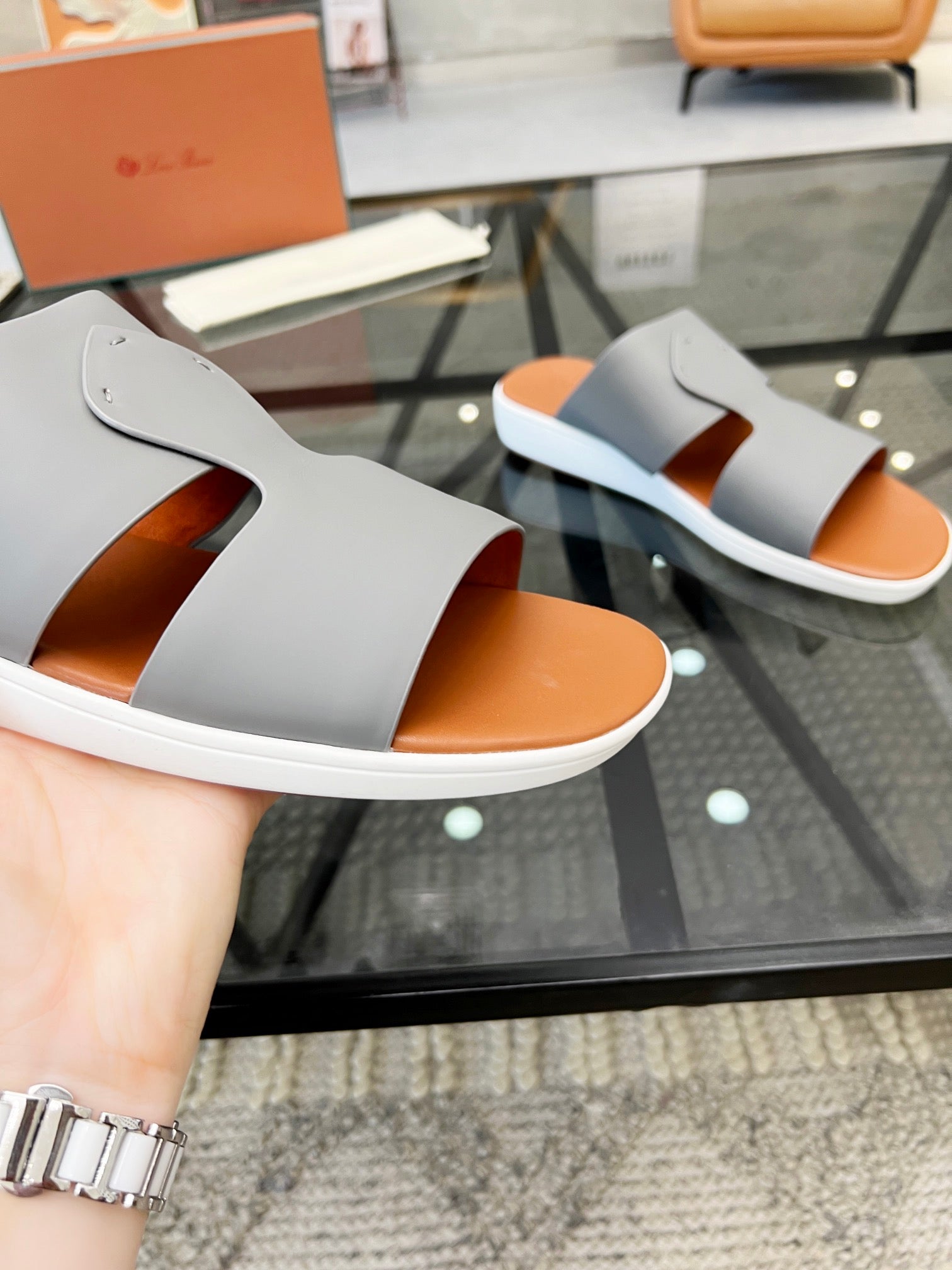 LP CROSSOVER SLIPPERS LIGHT GRAY CALFSKIN