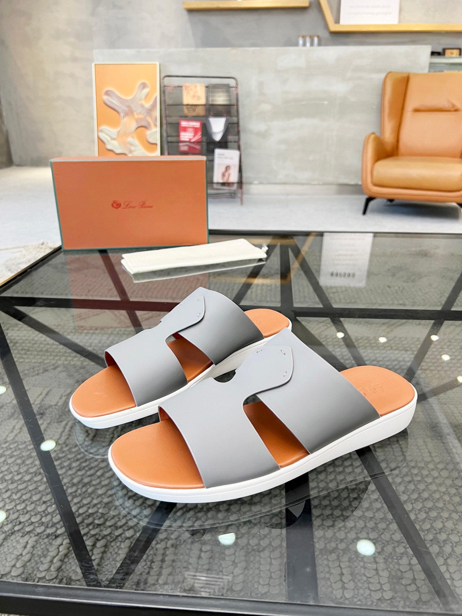 LP CROSSOVER SLIPPERS LIGHT GRAY CALFSKIN