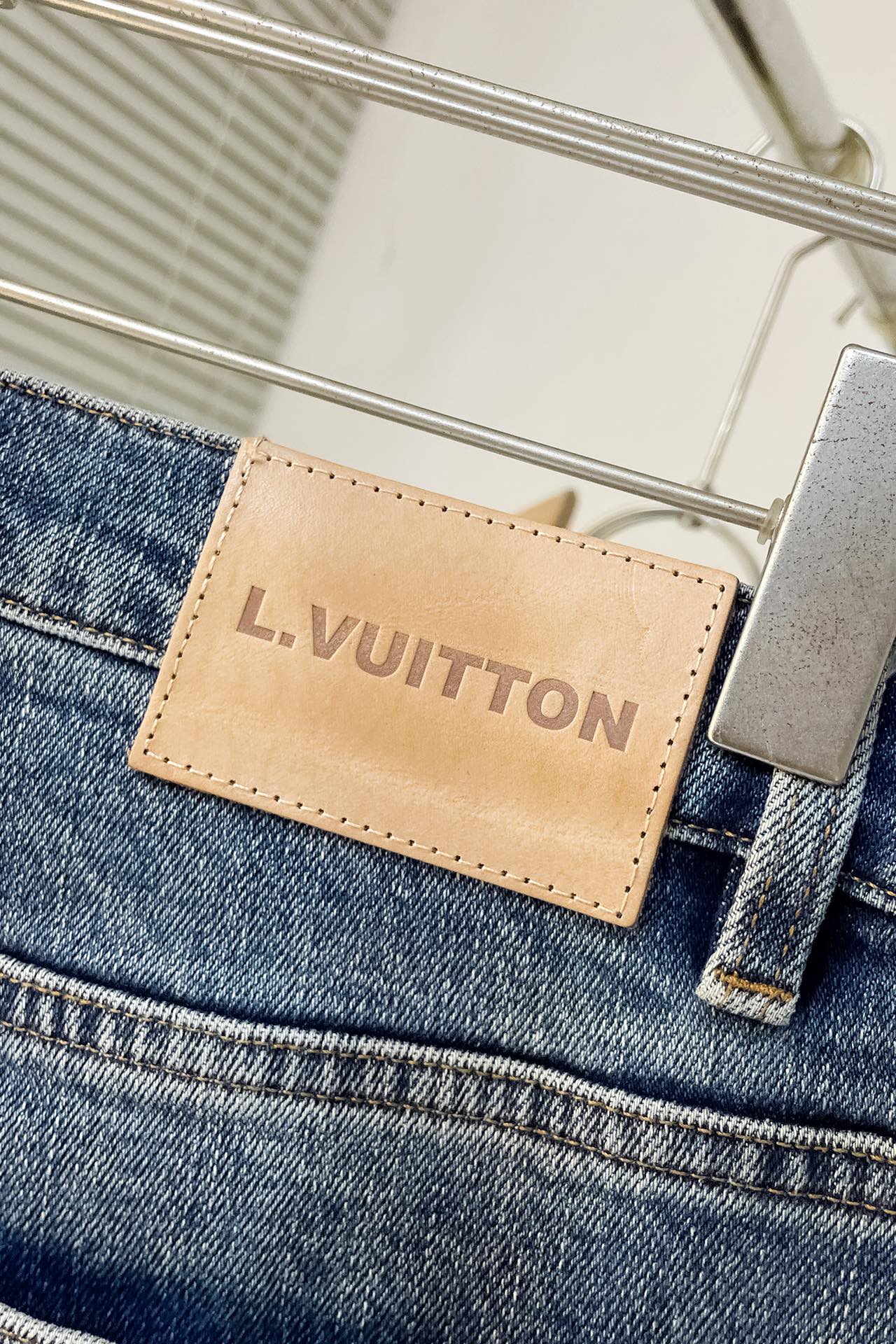 LV JEAN LIGHT BLUE DENIM 239603