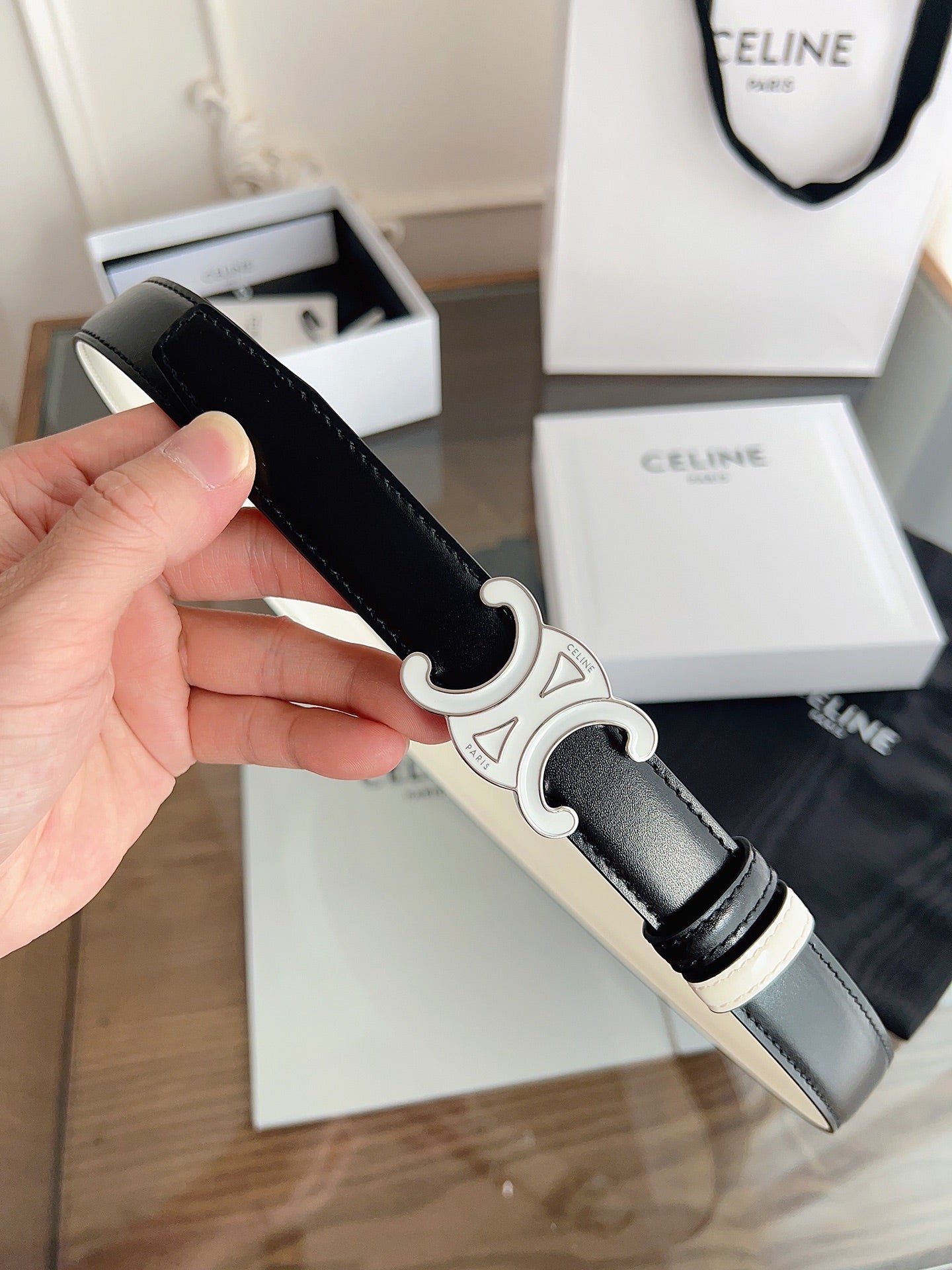 CL White 25mm Triomphe Enamel Black White Cowhide 615279