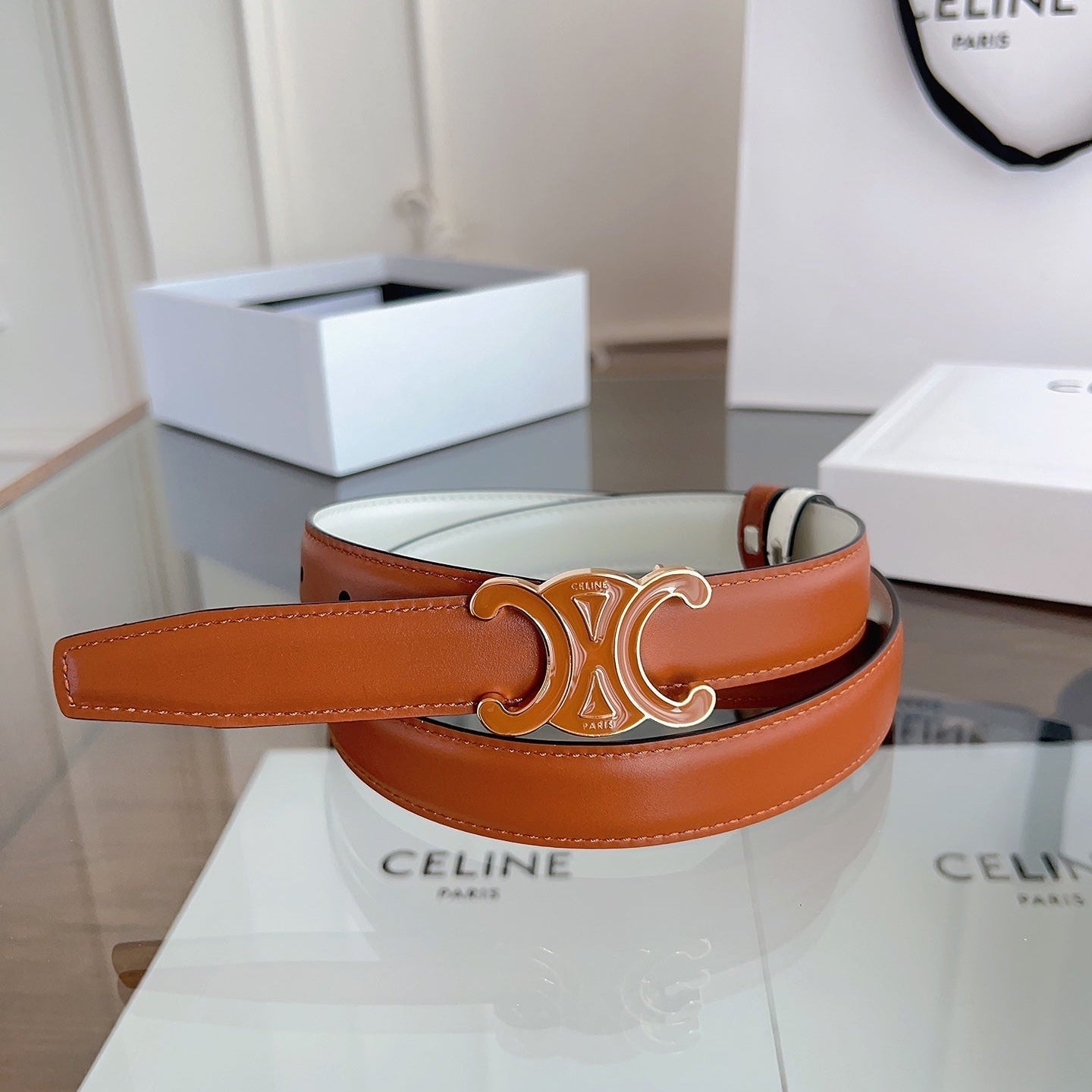 CL Brown 25mm Triomphe Enamel Saddle Brown White Cowhide  615280