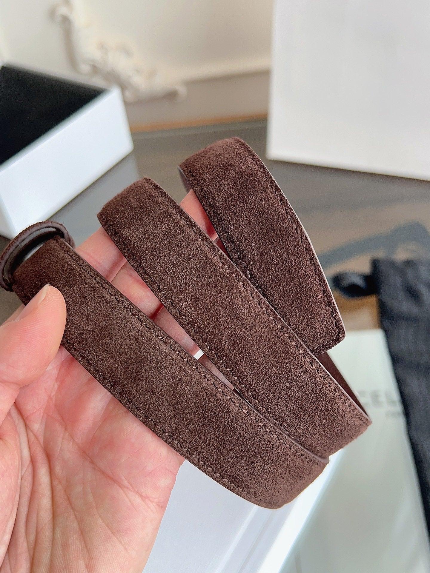 CL Gold 25mm Triomphe Brown Suede 616259