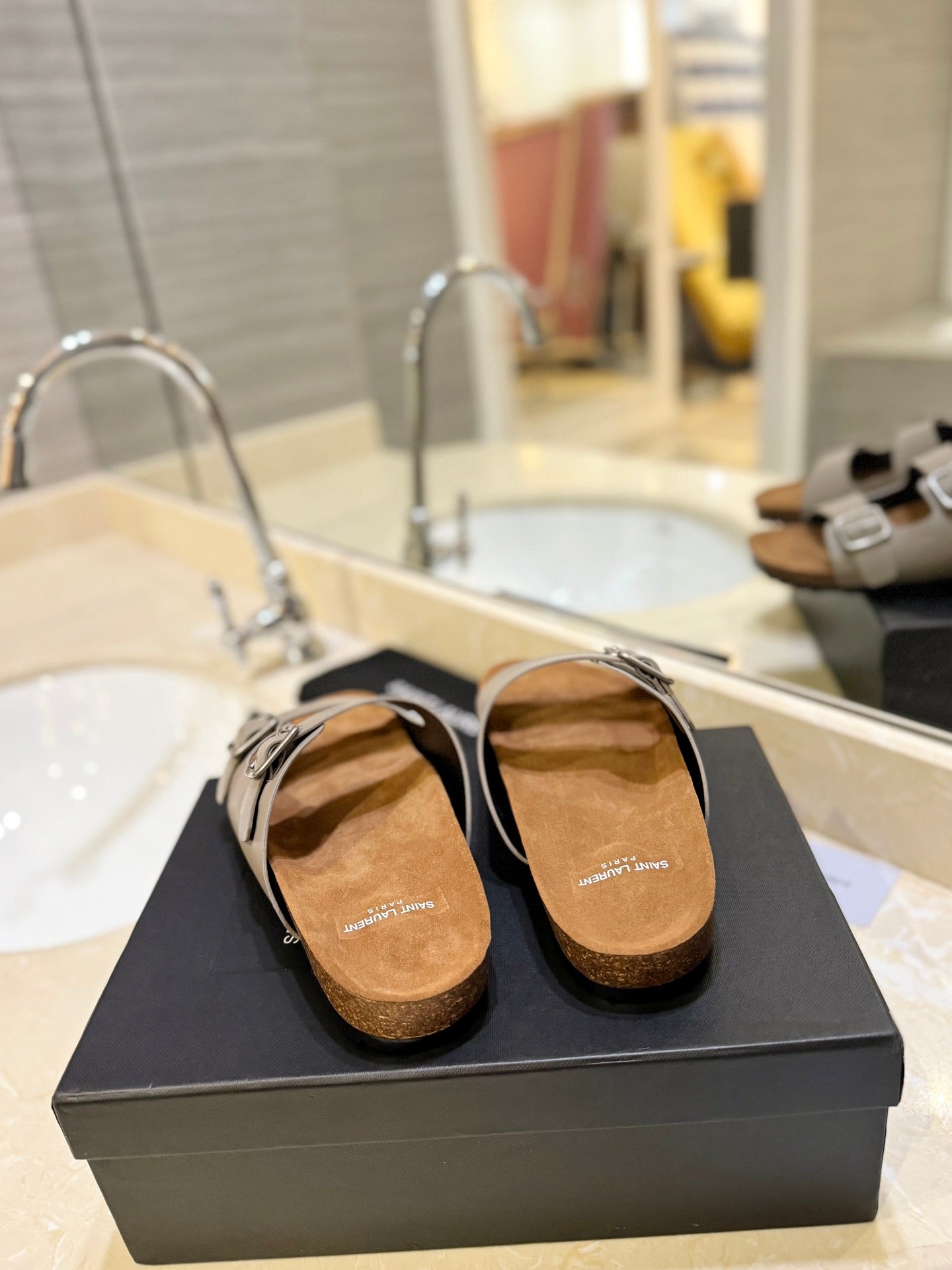 SL Flat Sandal Women Brown Seude Grey Calfskin