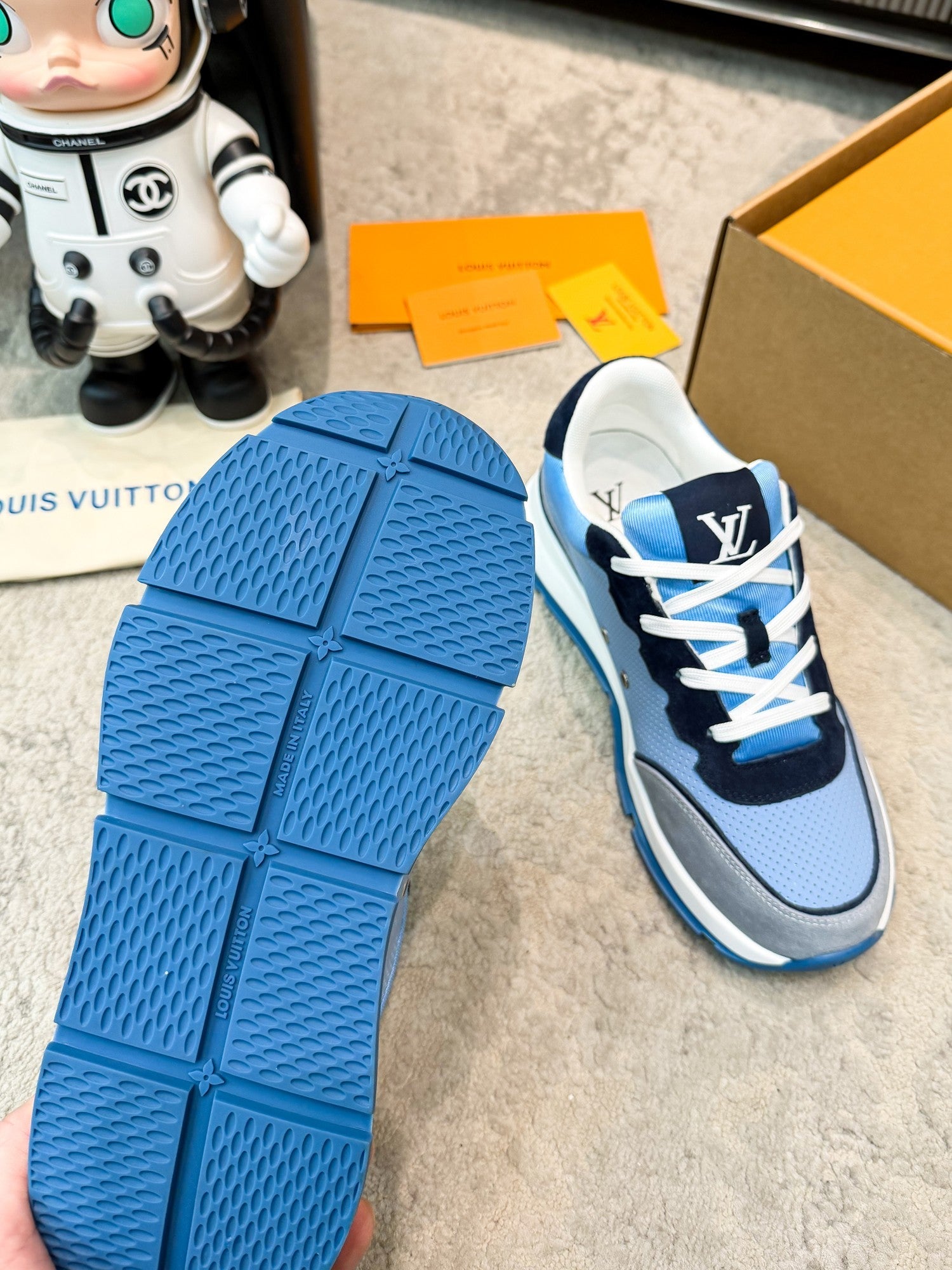 LV 26ss Platform Sneaker Blue Black Mesh Suede 625421