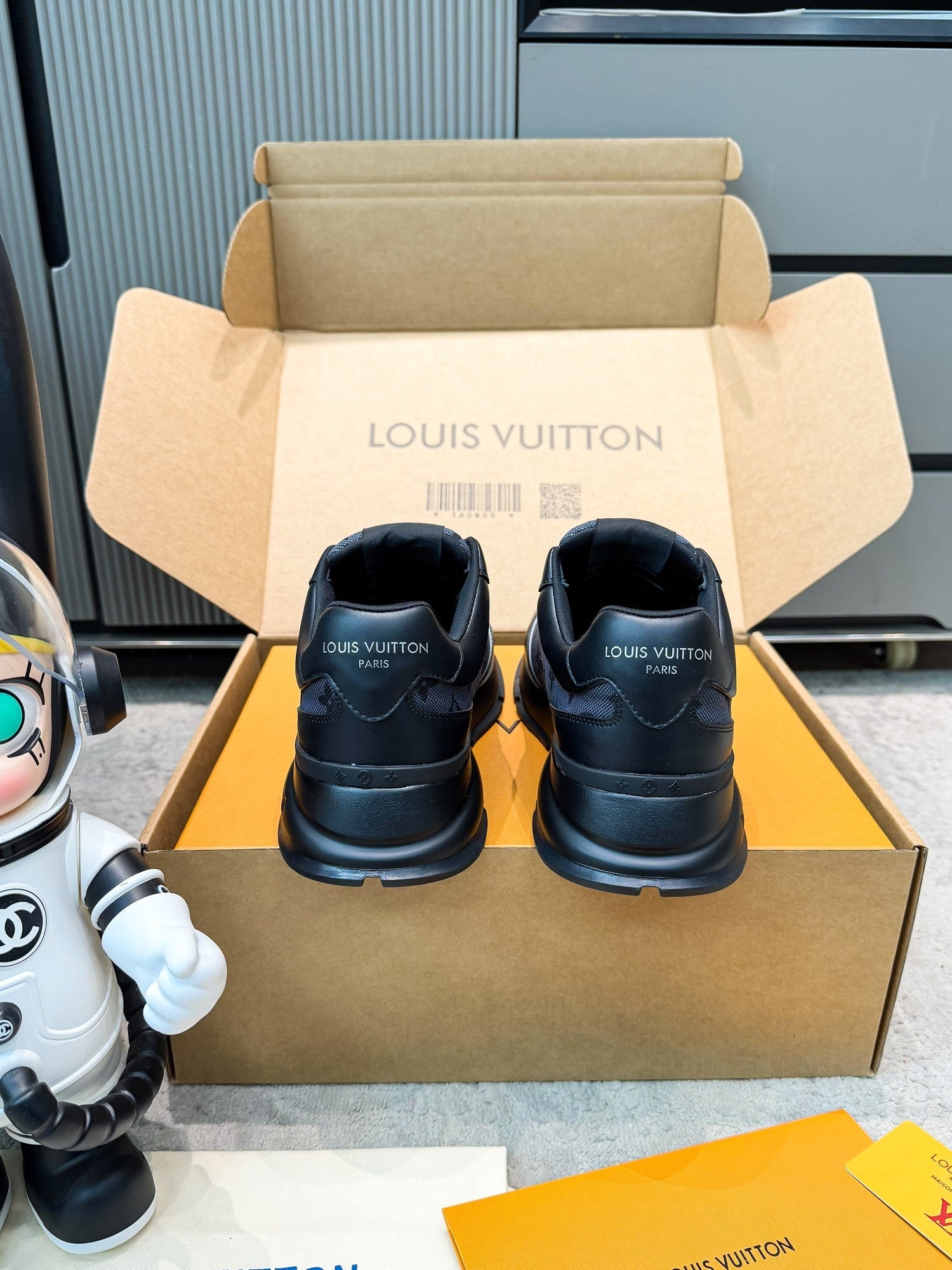 LV 26ss Classic Sneaker Black Monogram Mesh Calfskin 625423