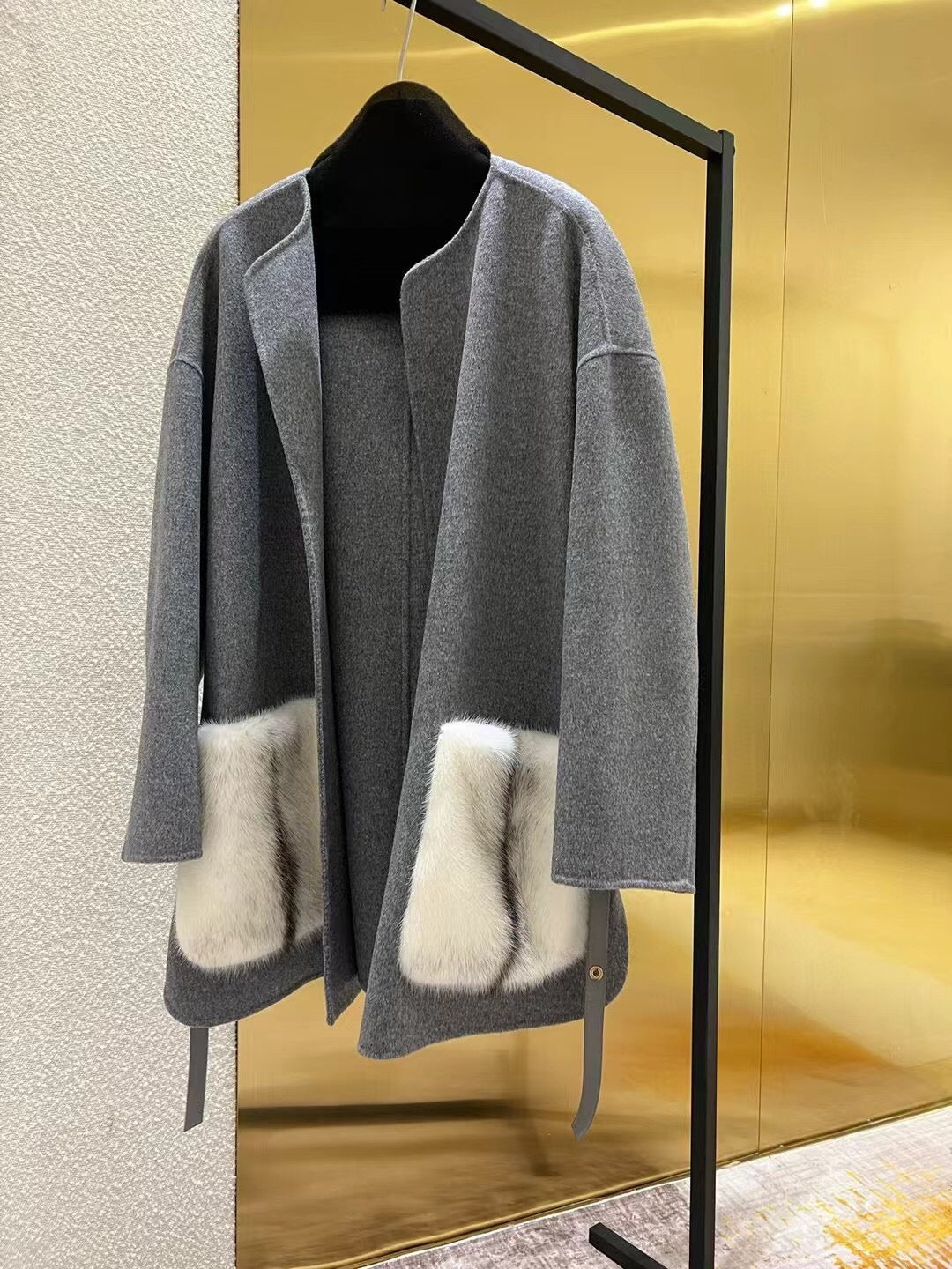 LP 25 Crew Neck Coat Gray White Cashmere Fur 303965