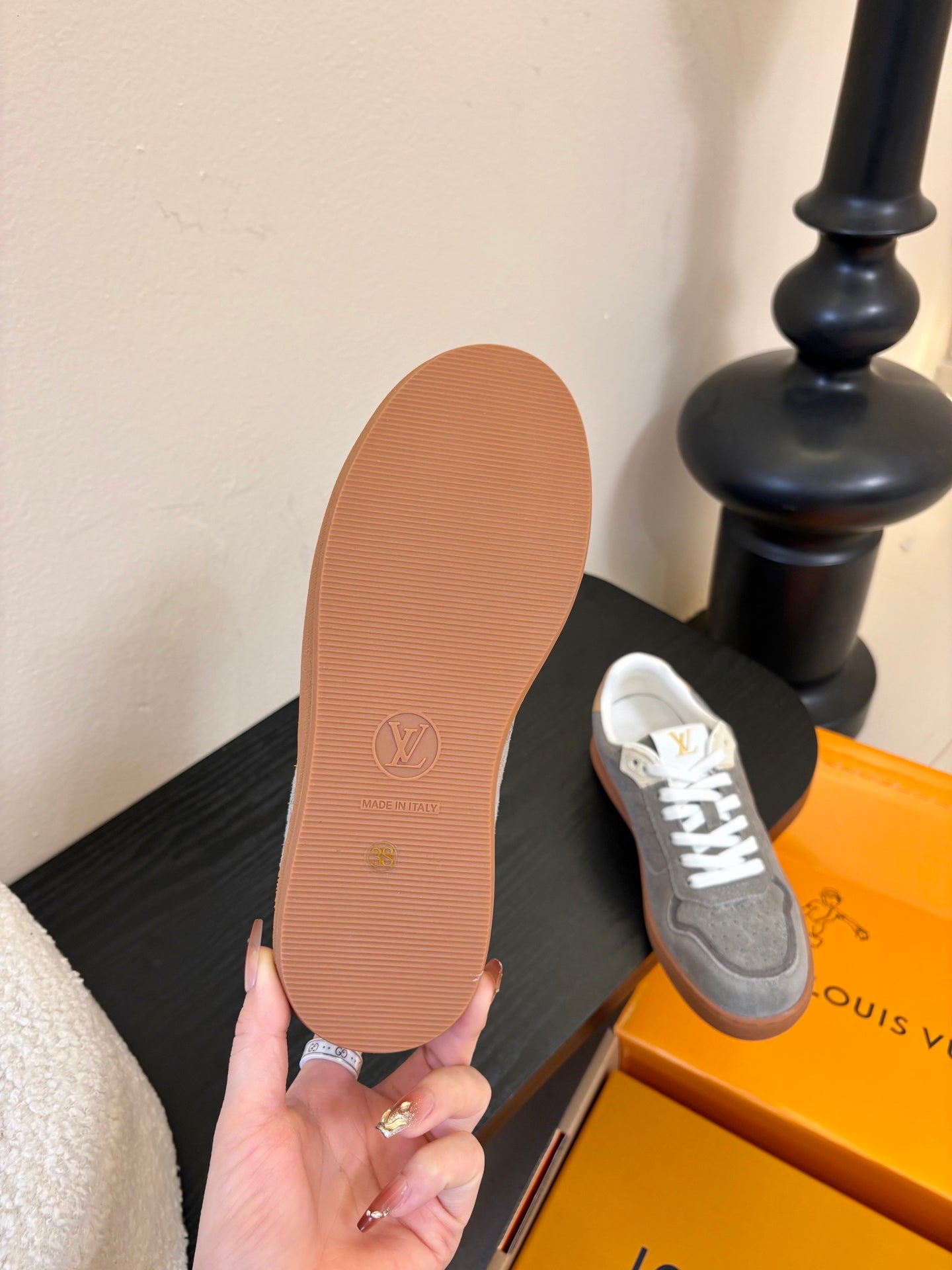 LV 26ss Lagoon Sneaker Gray Suede 627298