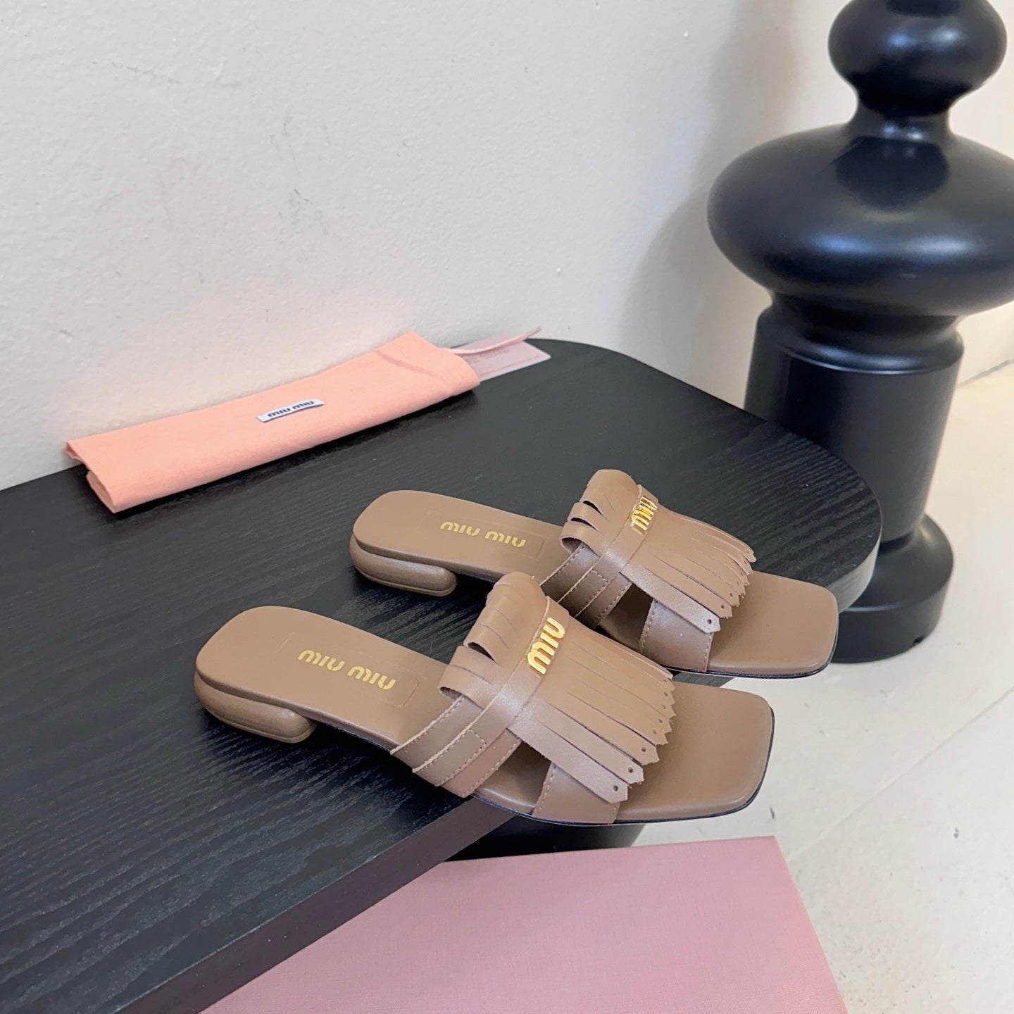 MIU 26ss Sandals Brown Sheepskin 627360