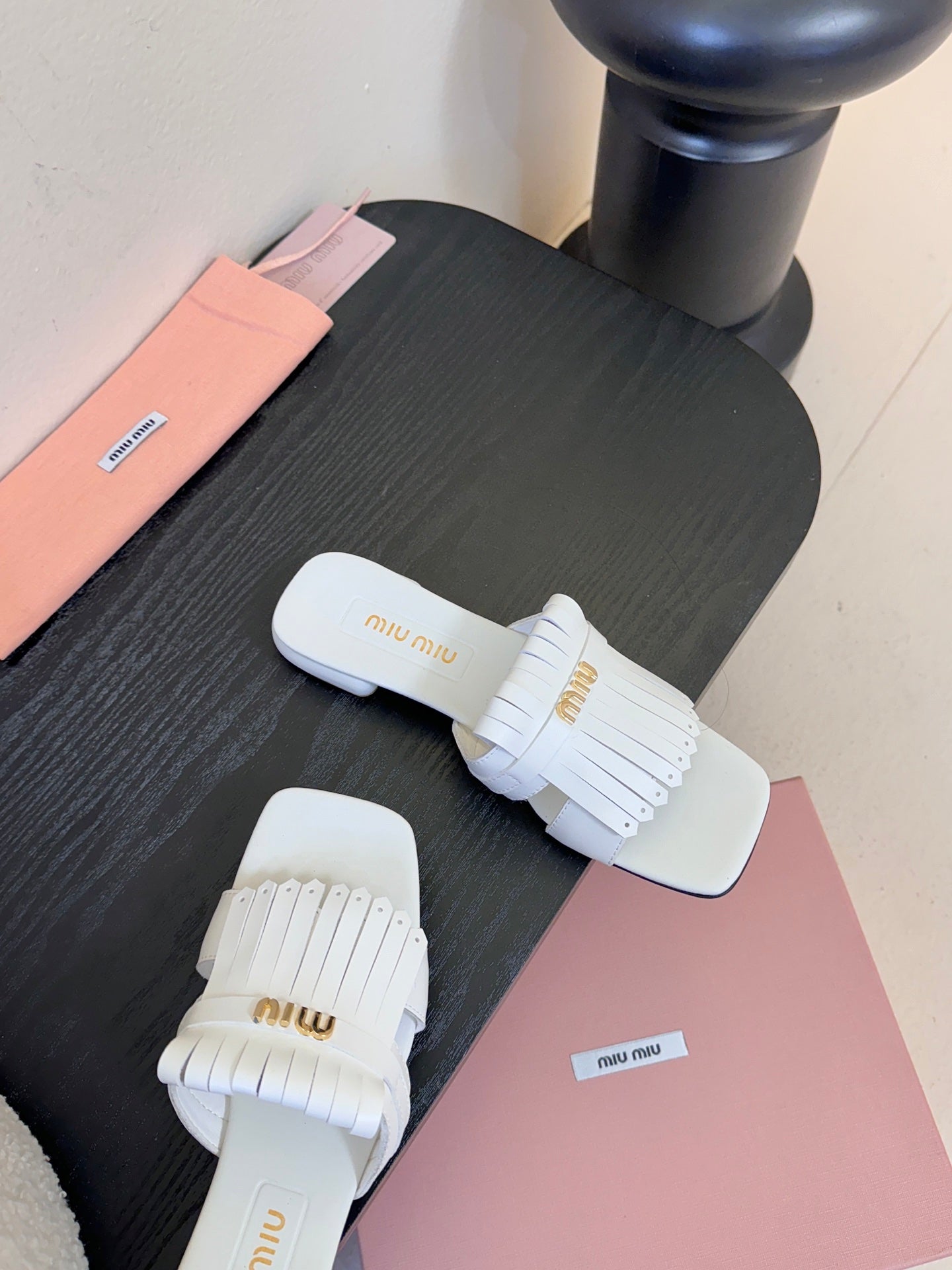 MIU 26ss Sandals White Sheepskin 627361