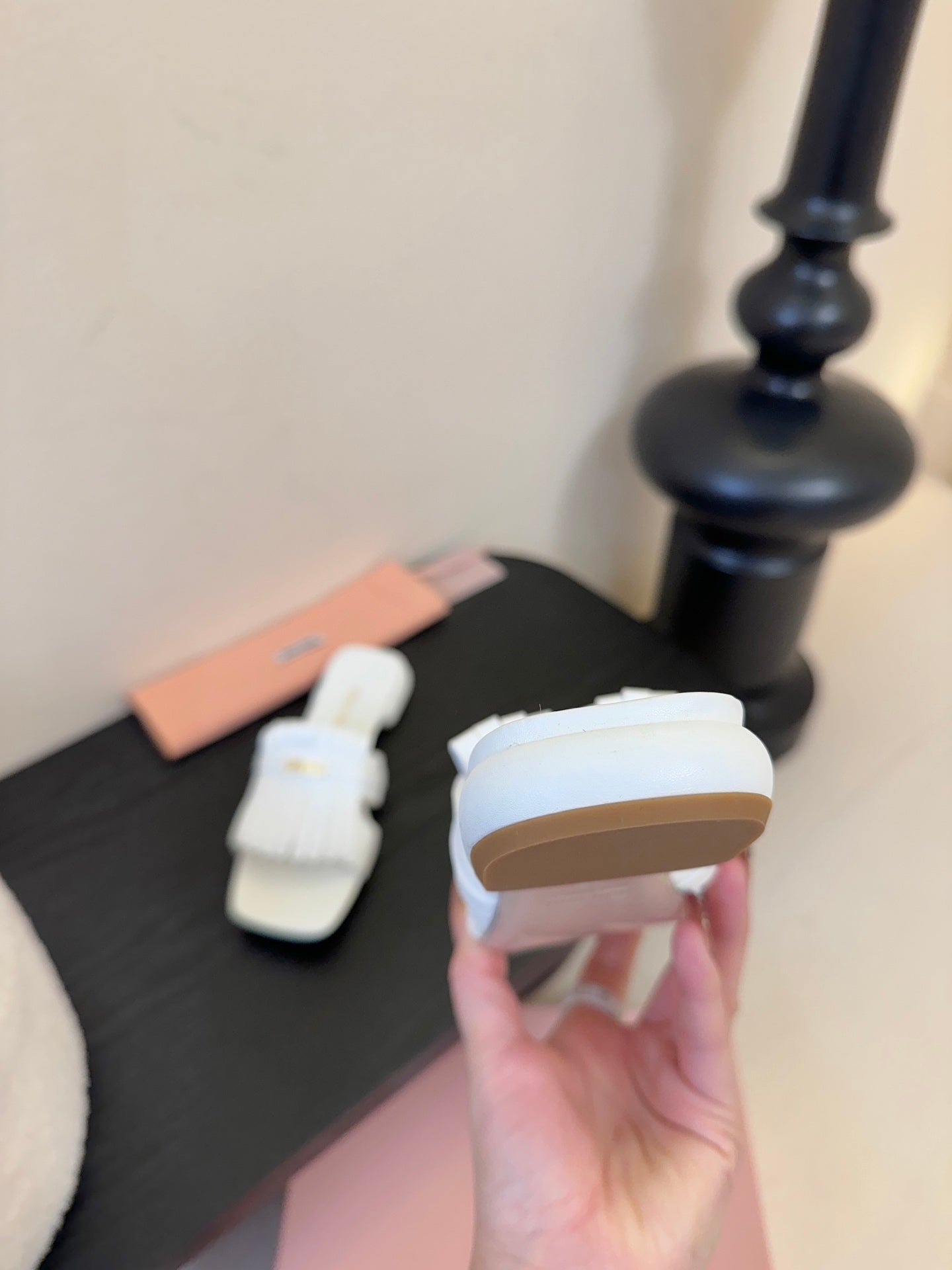 MIU 26ss Sandals White Sheepskin 627361