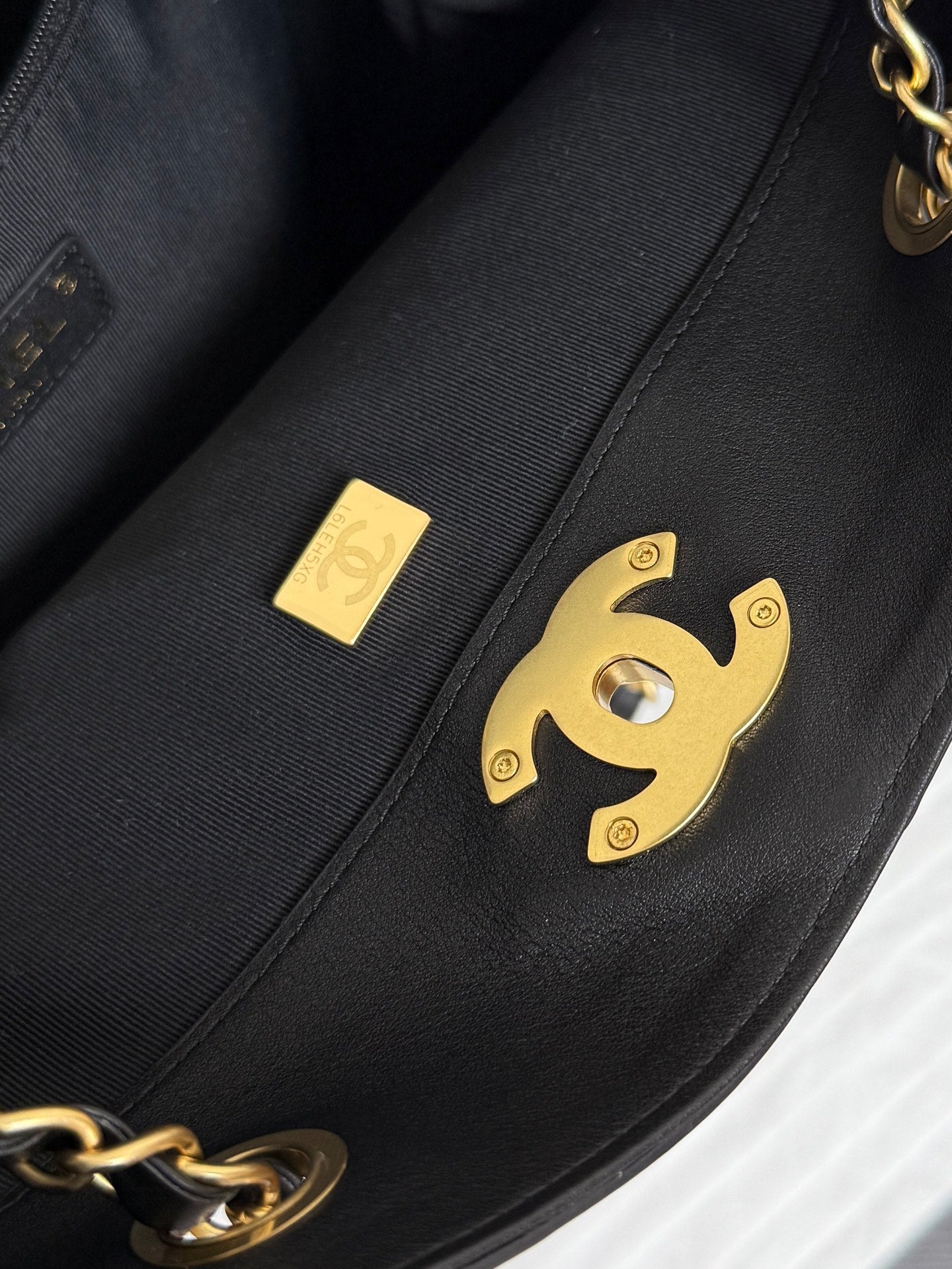 CC 25A Tote Bag 28cm Black Calfskin