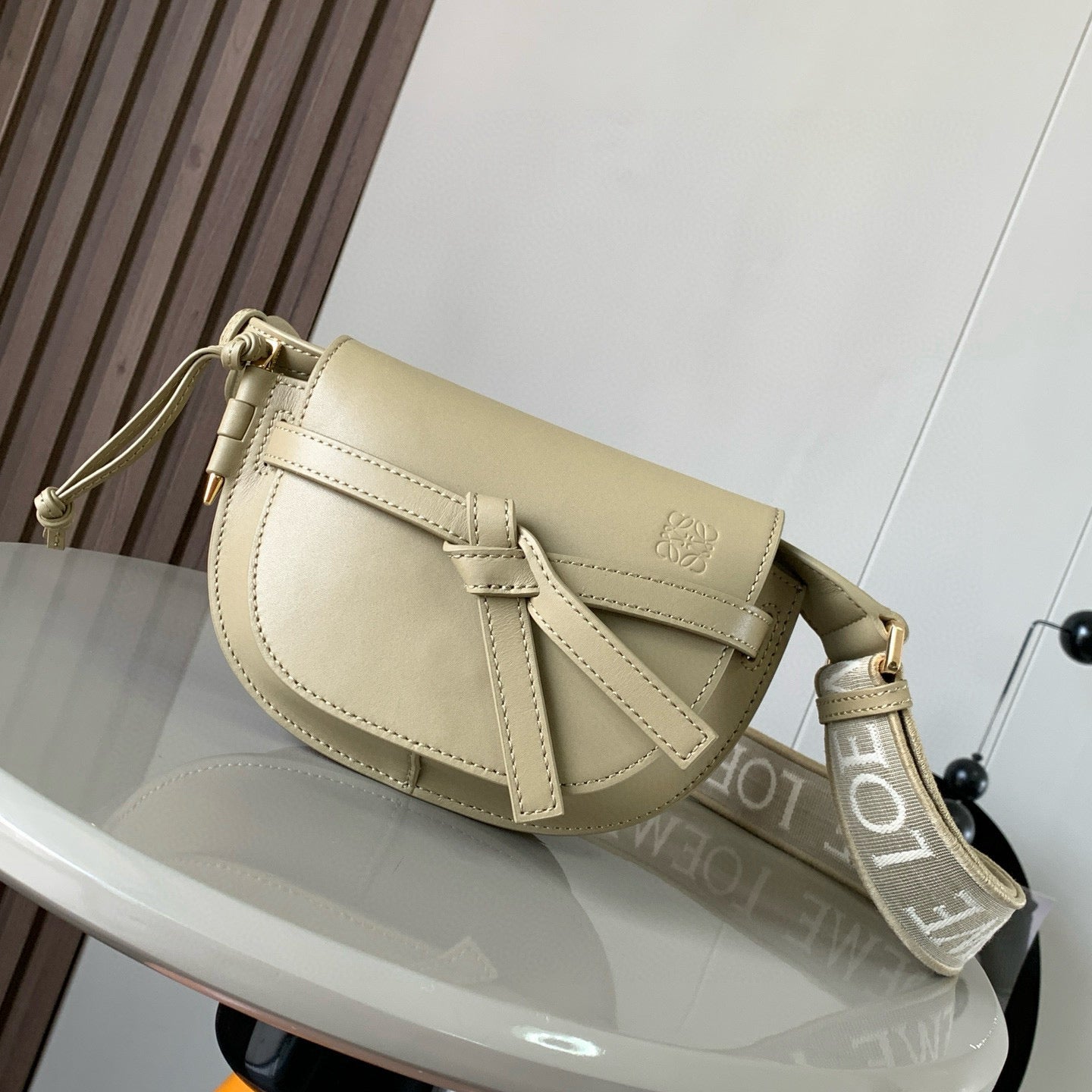 Loewe Saddle Bag 21 Beige Leather 280434
