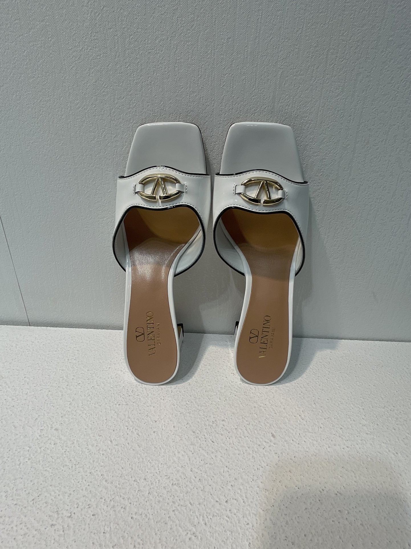 VT Mid Heel Mule Sandal White Sheepskin 292758