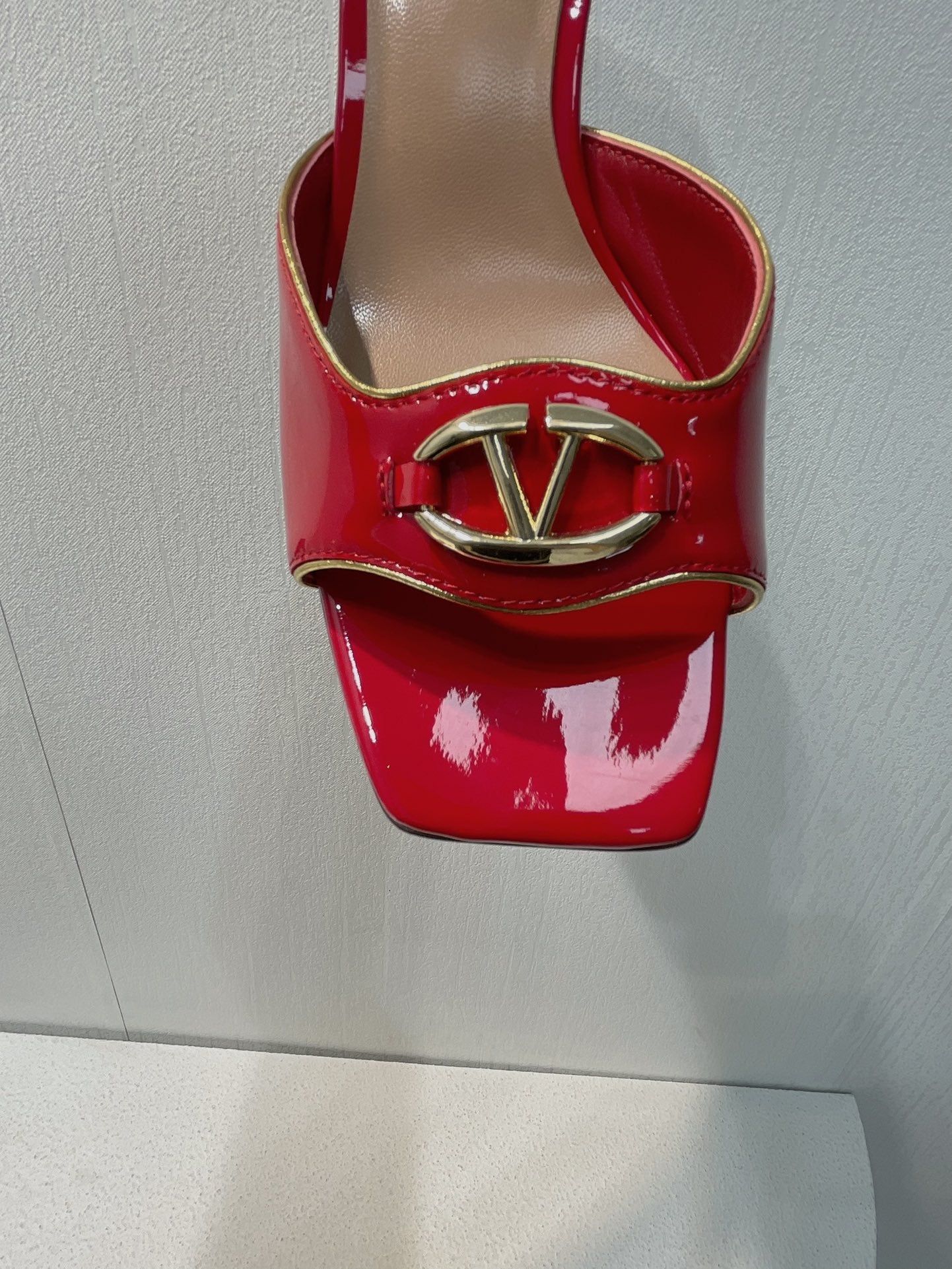 VT Mid Heel Mule Sandal Red Sheepskin 292759