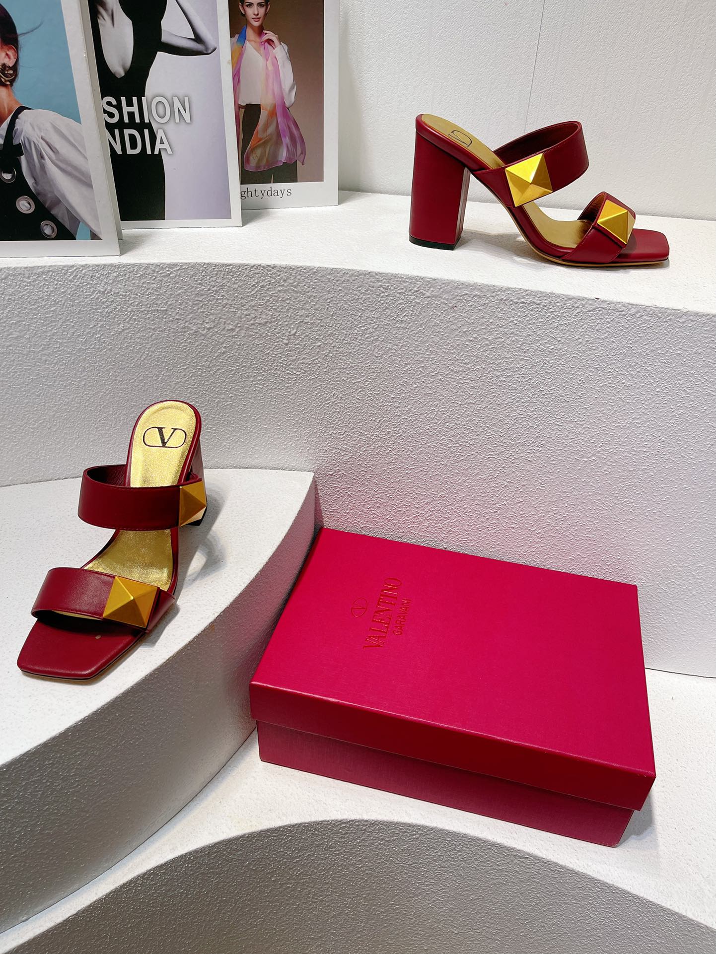 VT One Stud Leather Sandals Ruby Red Cowhide 292752