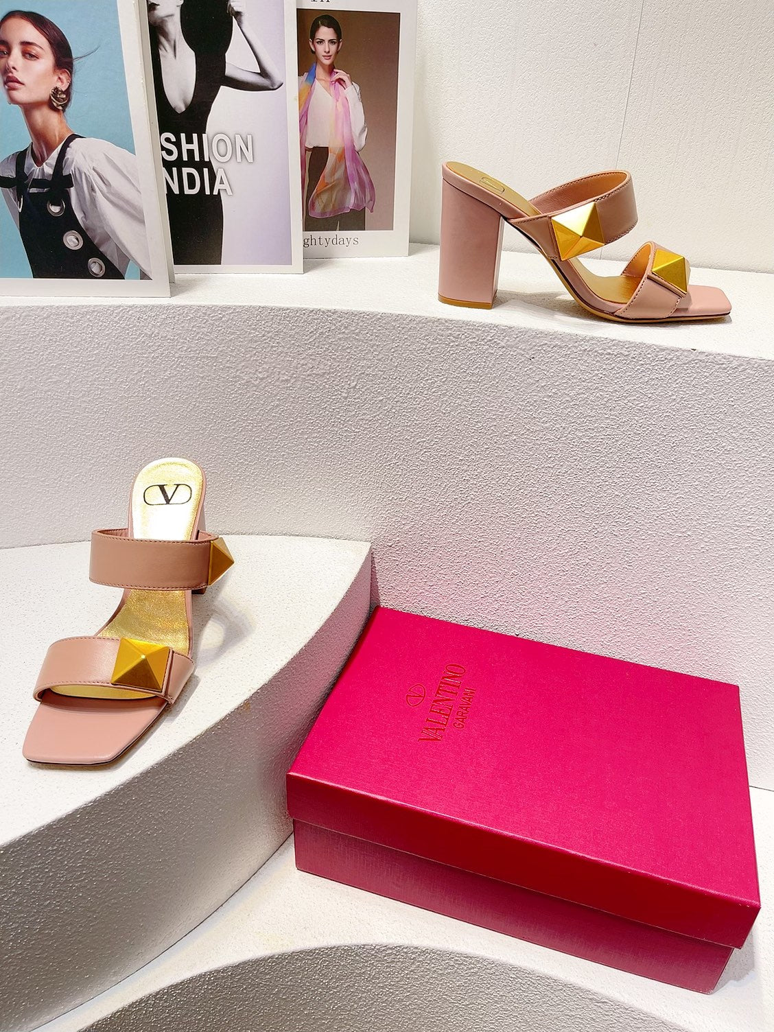 VT One Stud Leather Sandals Pink Cowhide 292756