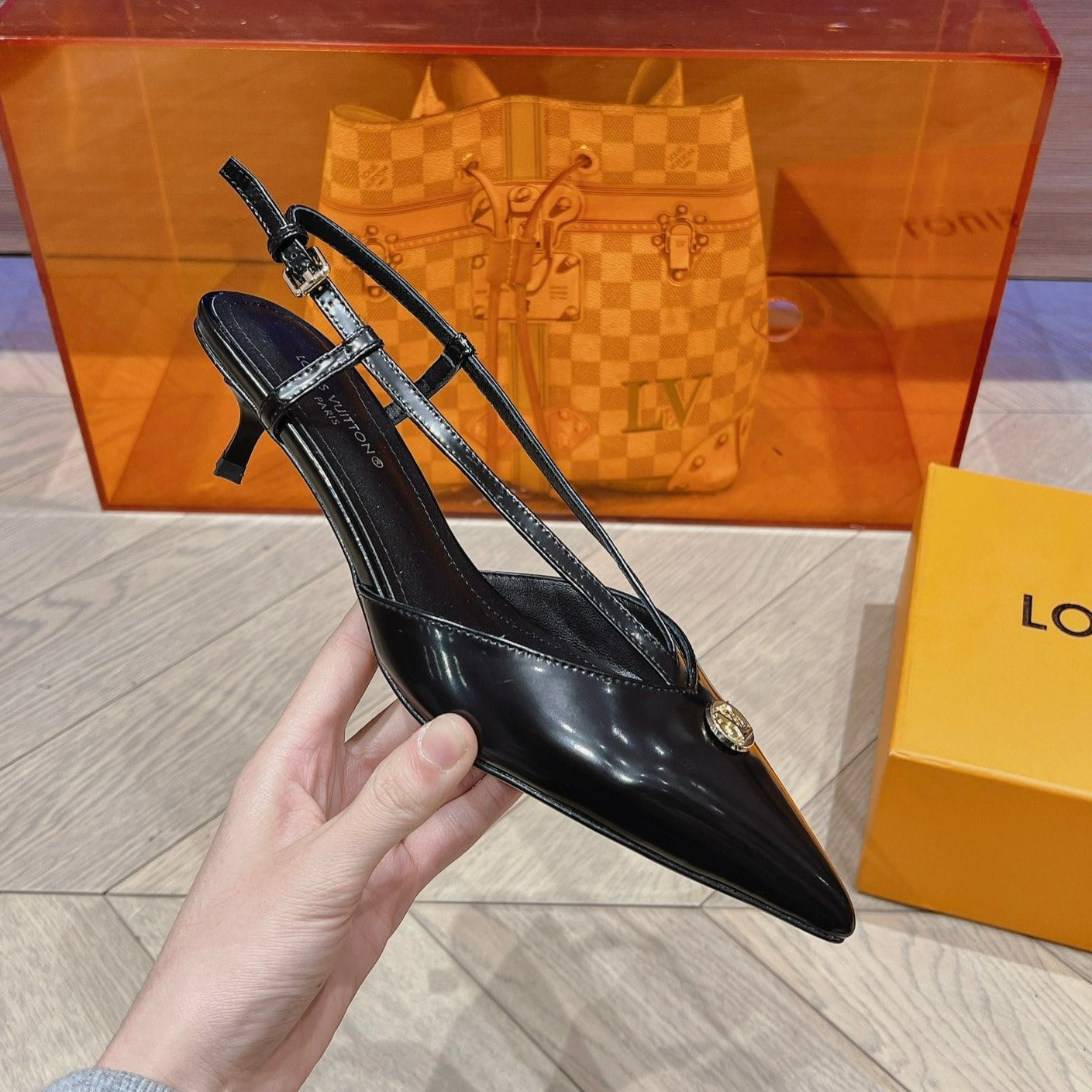 LV LOW HEEL SLINGBACK BLACK
