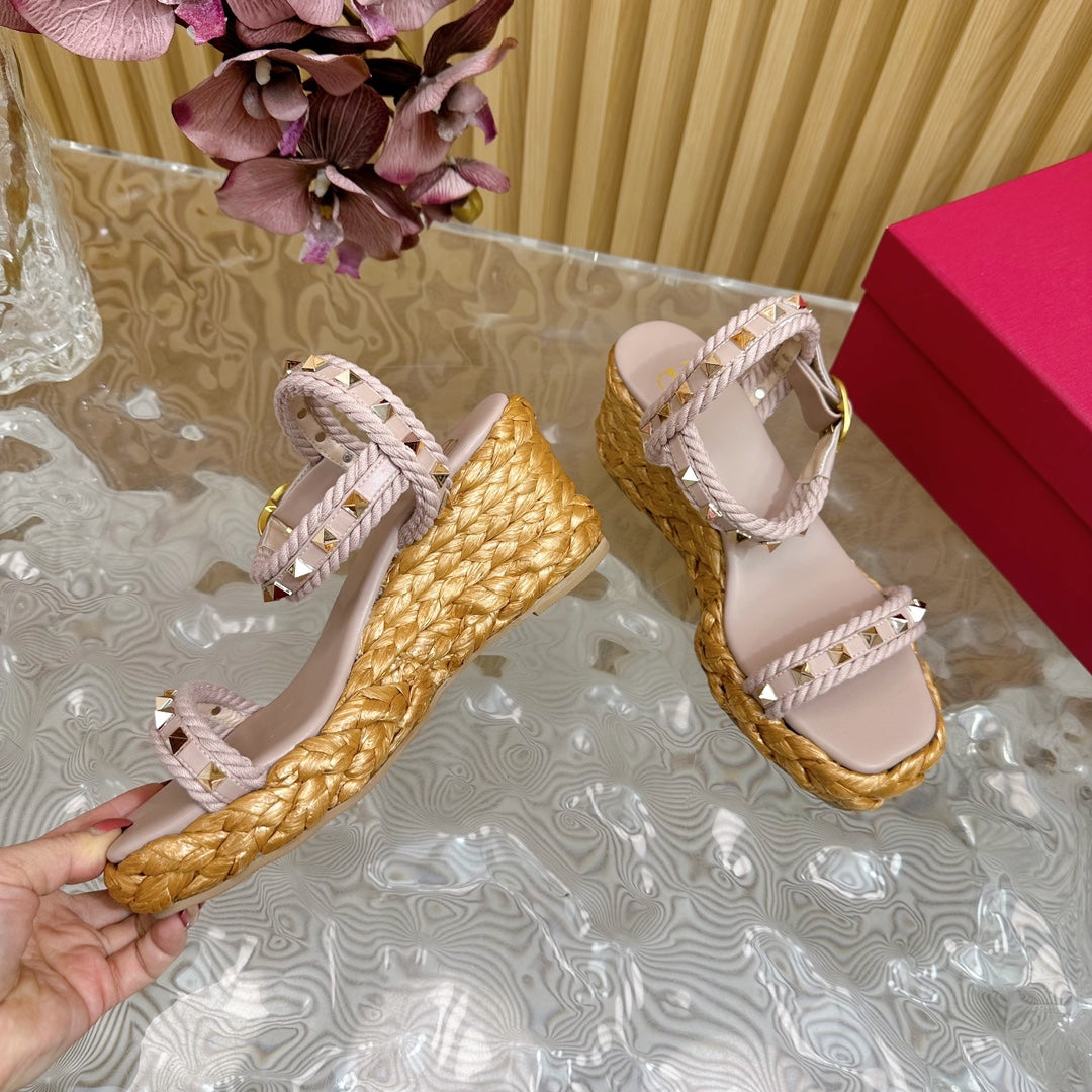 Rockstud Flatform Sandal 75mm In Rose Pink Calfskin And Raffia  102858