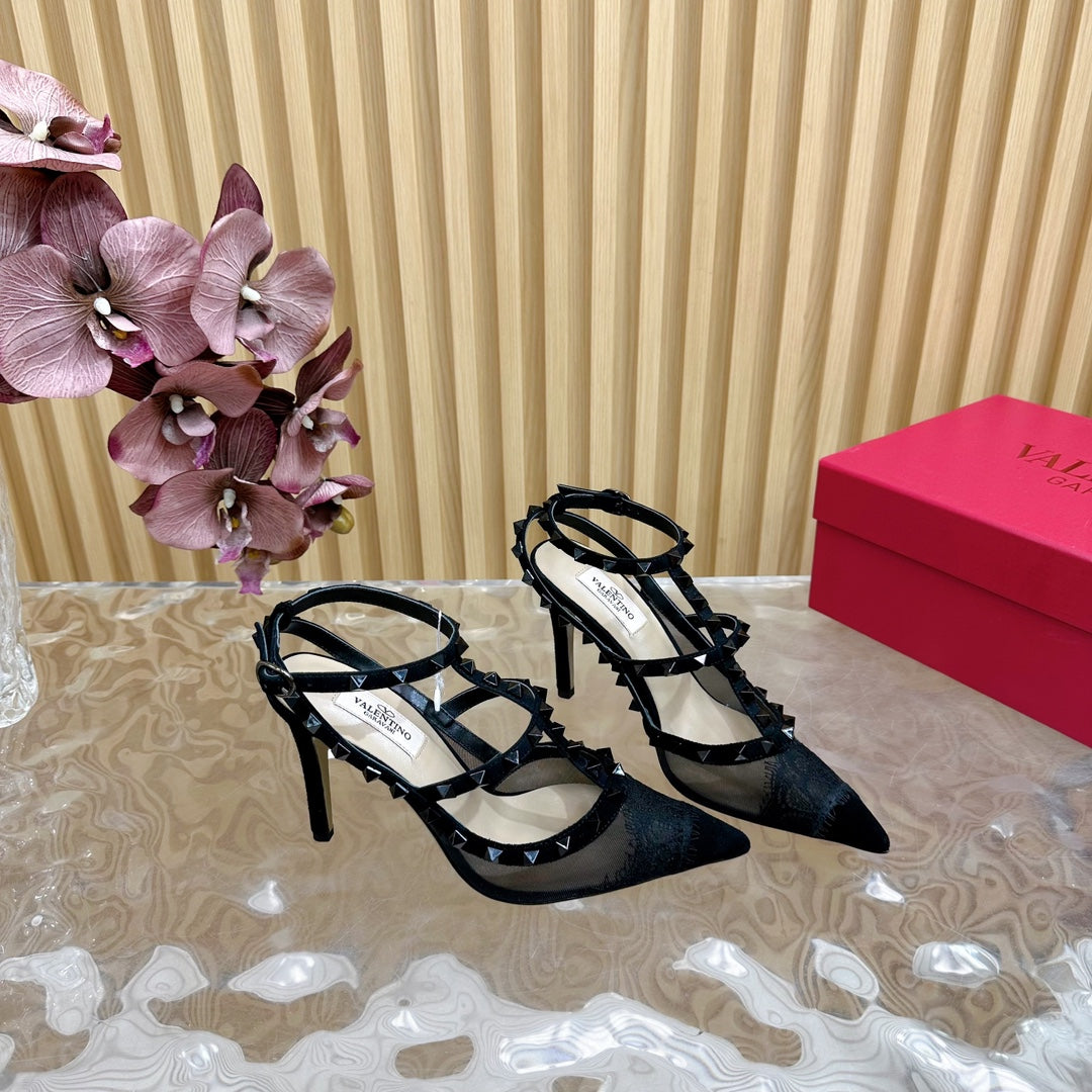 Rockstud Metallic Ankle Strap Pump 95mm Black Lambskin And Lace Fabric 102091