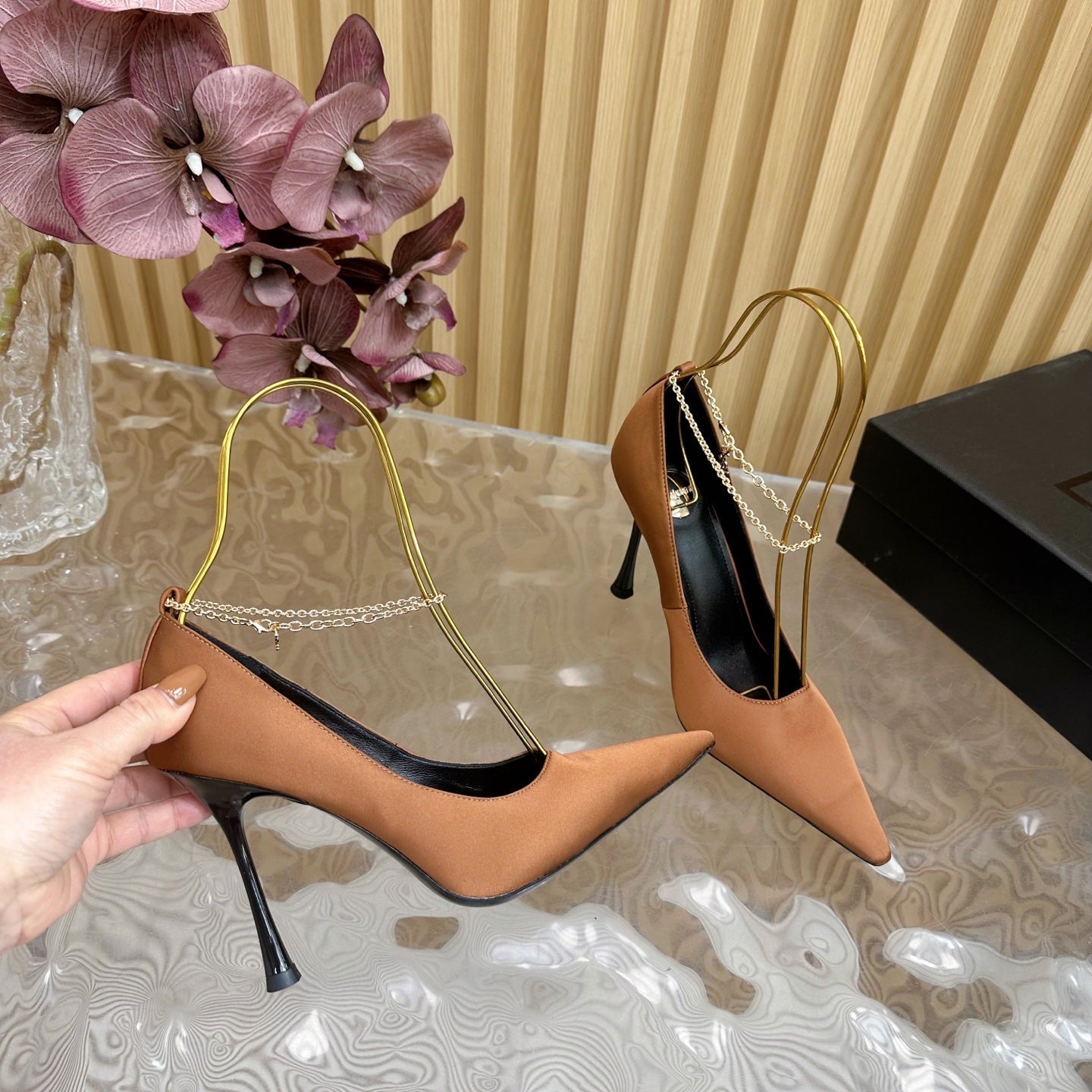 RÃ‰GINE PUMPS IN RUSTIC ORANGE SATIN GOLD CHAIN