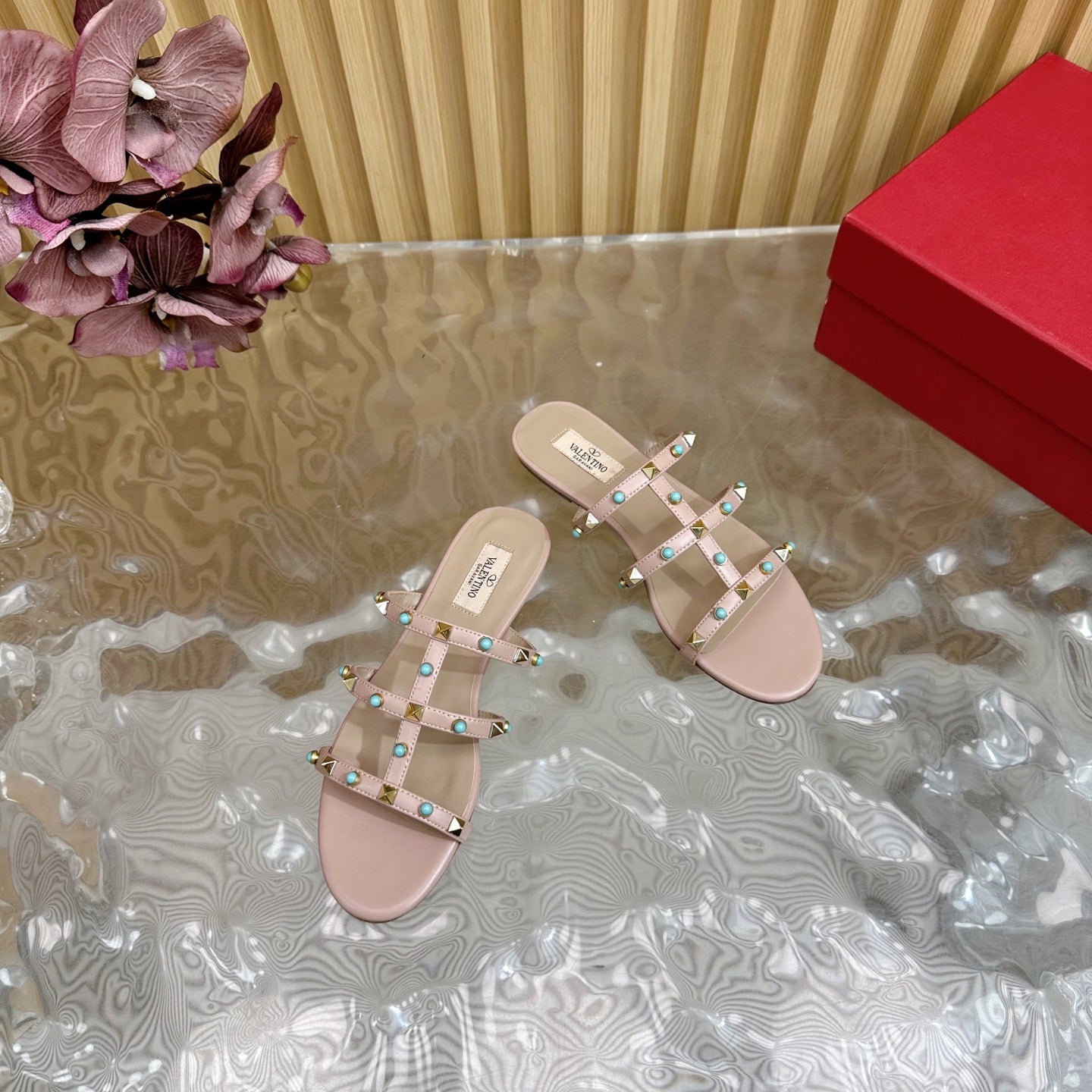 VT 25 Rockstud leather slides Pink Sheepskin 286630