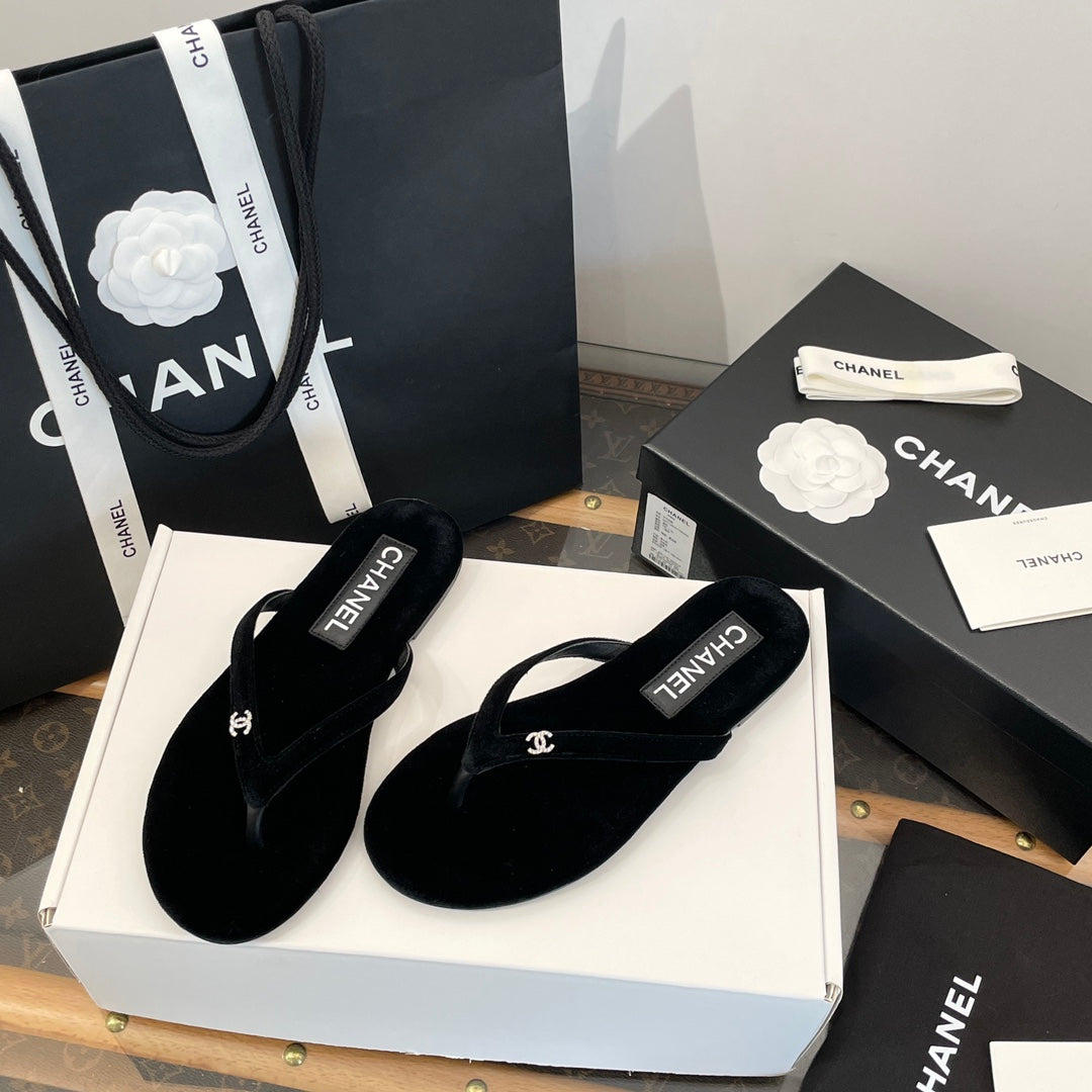 cc thongs black velvet