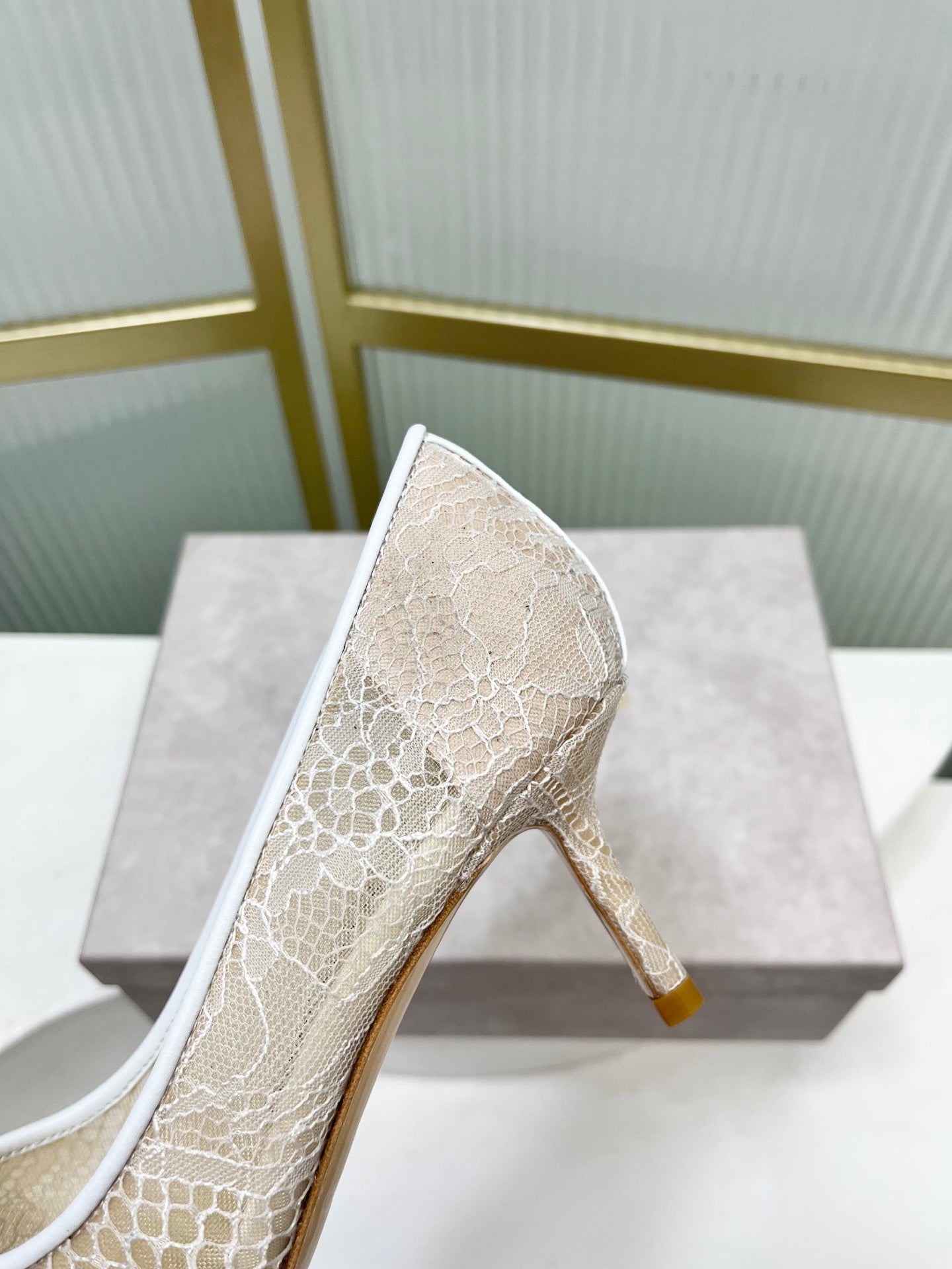 Jimmy 26s Heel Pump 65 White Beige Lace Sheepskin 605961