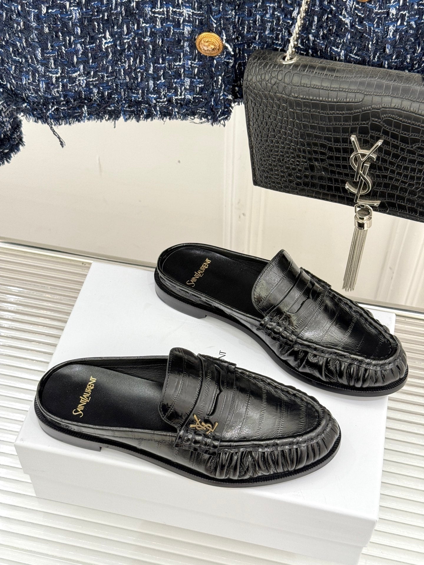 YSL 25 Loafer Black Sheepskin 474874