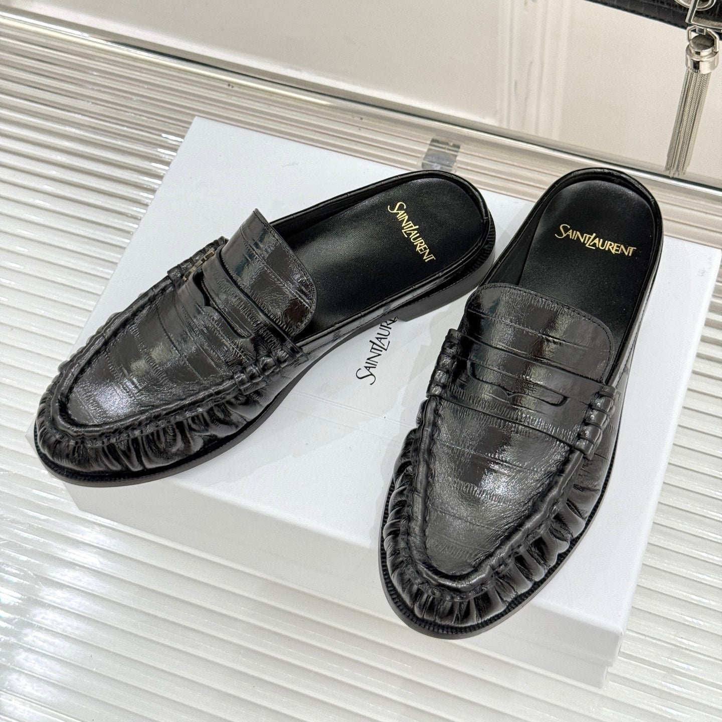 YSL 25 Loafer Black Sheepskin 474874