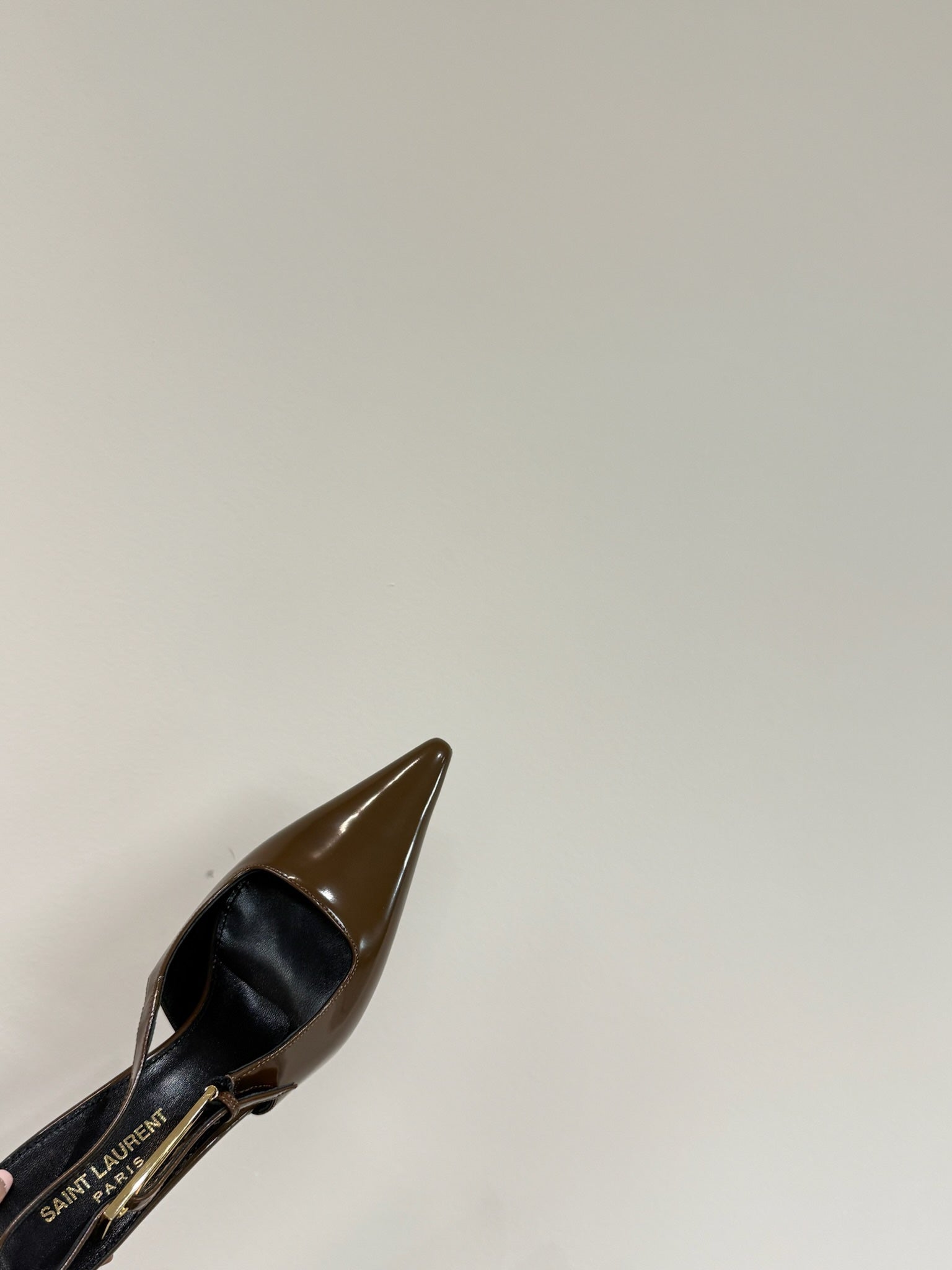 LEE SLINGBACK MID PUMPS IN BARK BROWN SHINY CALFSKIN