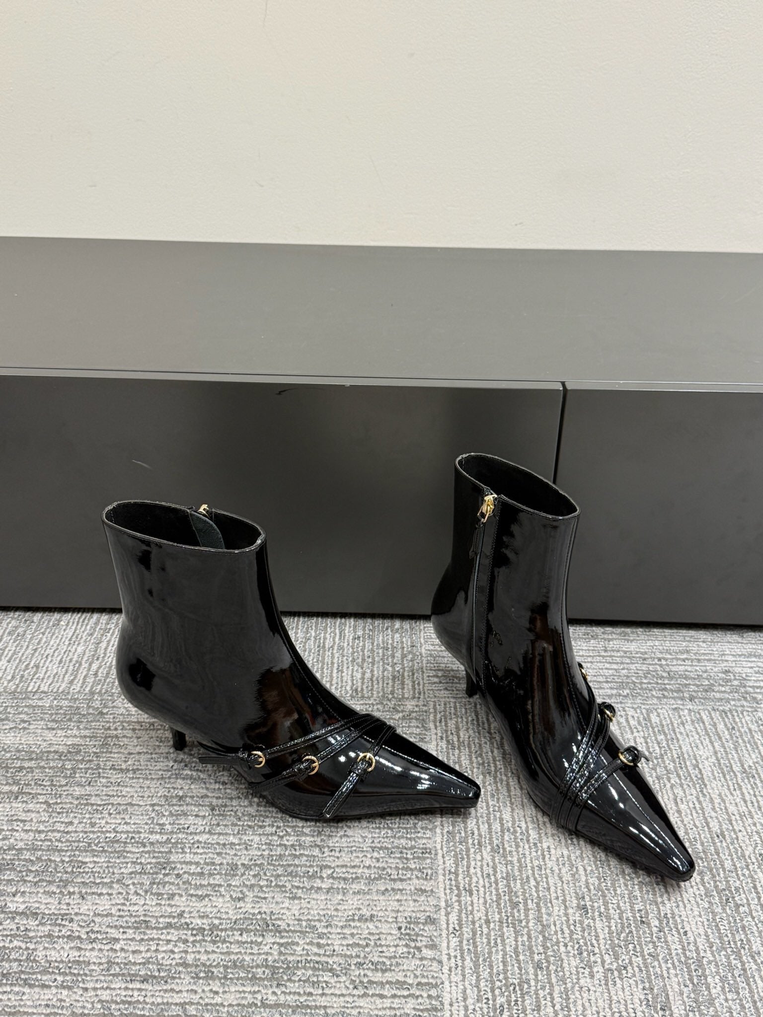 Miu 40 short boots black patent leather 417985