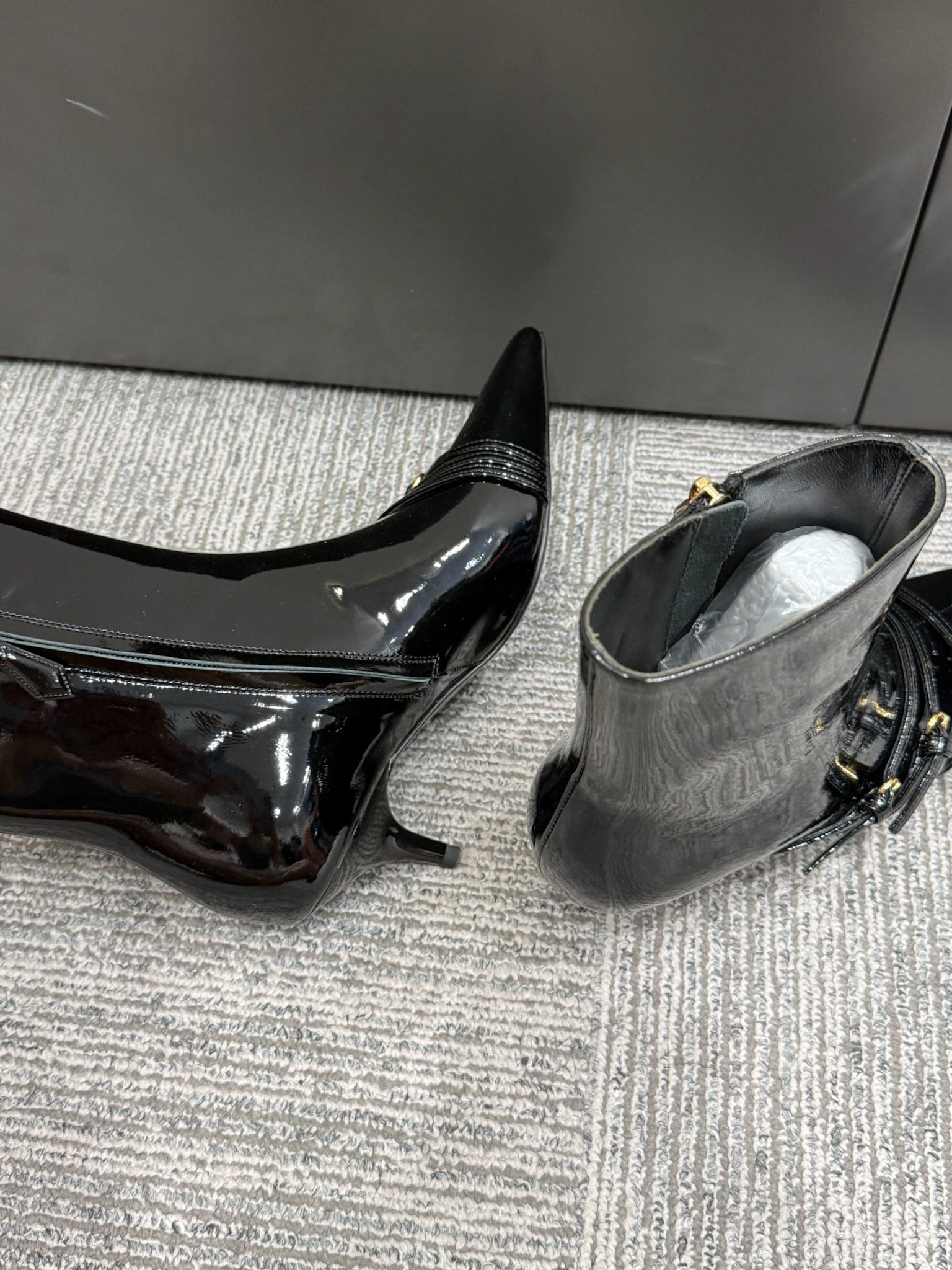 Miu 40 short boots black patent leather 417985