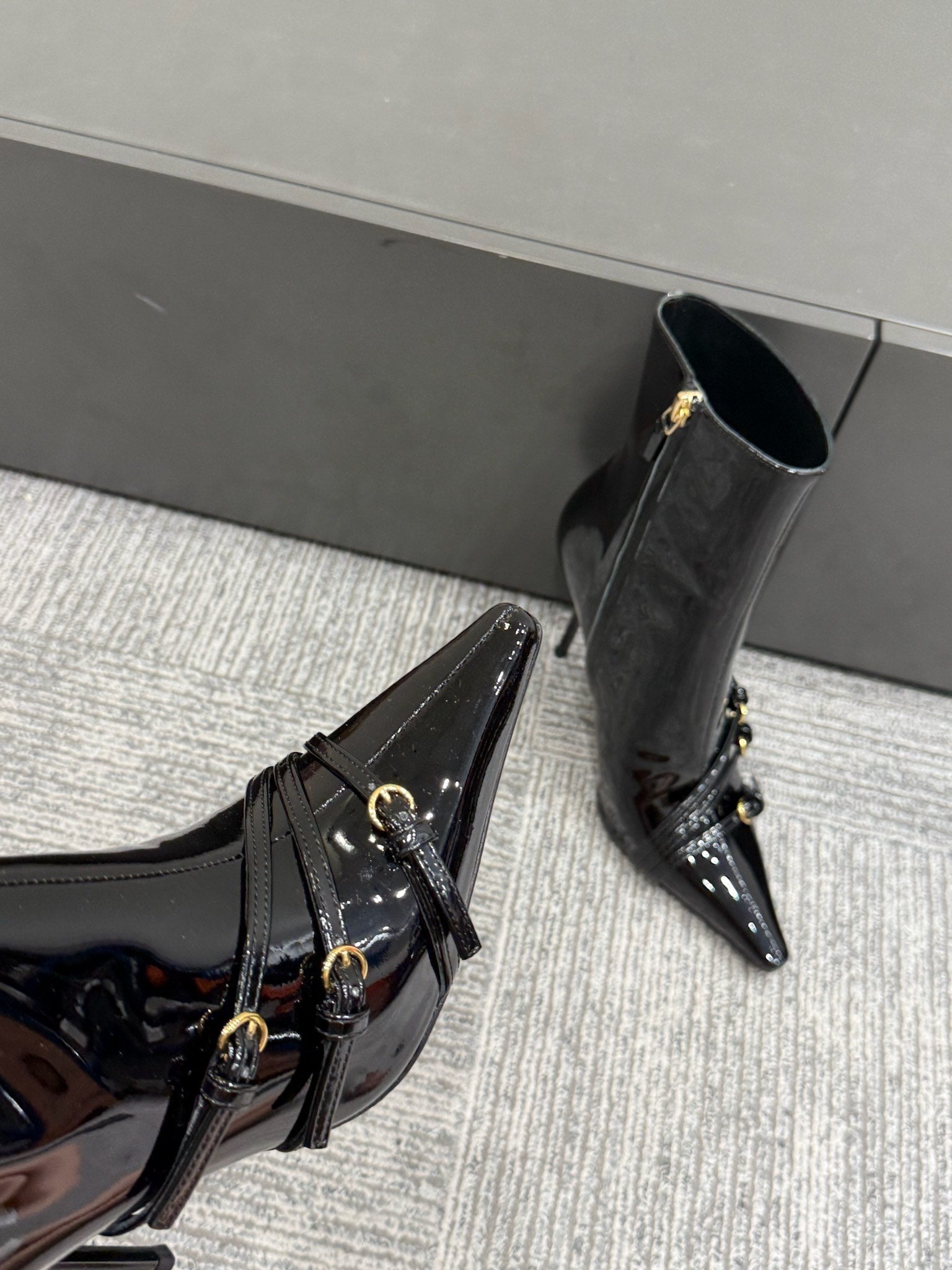 Miu 90 short boots black patent leather 417986