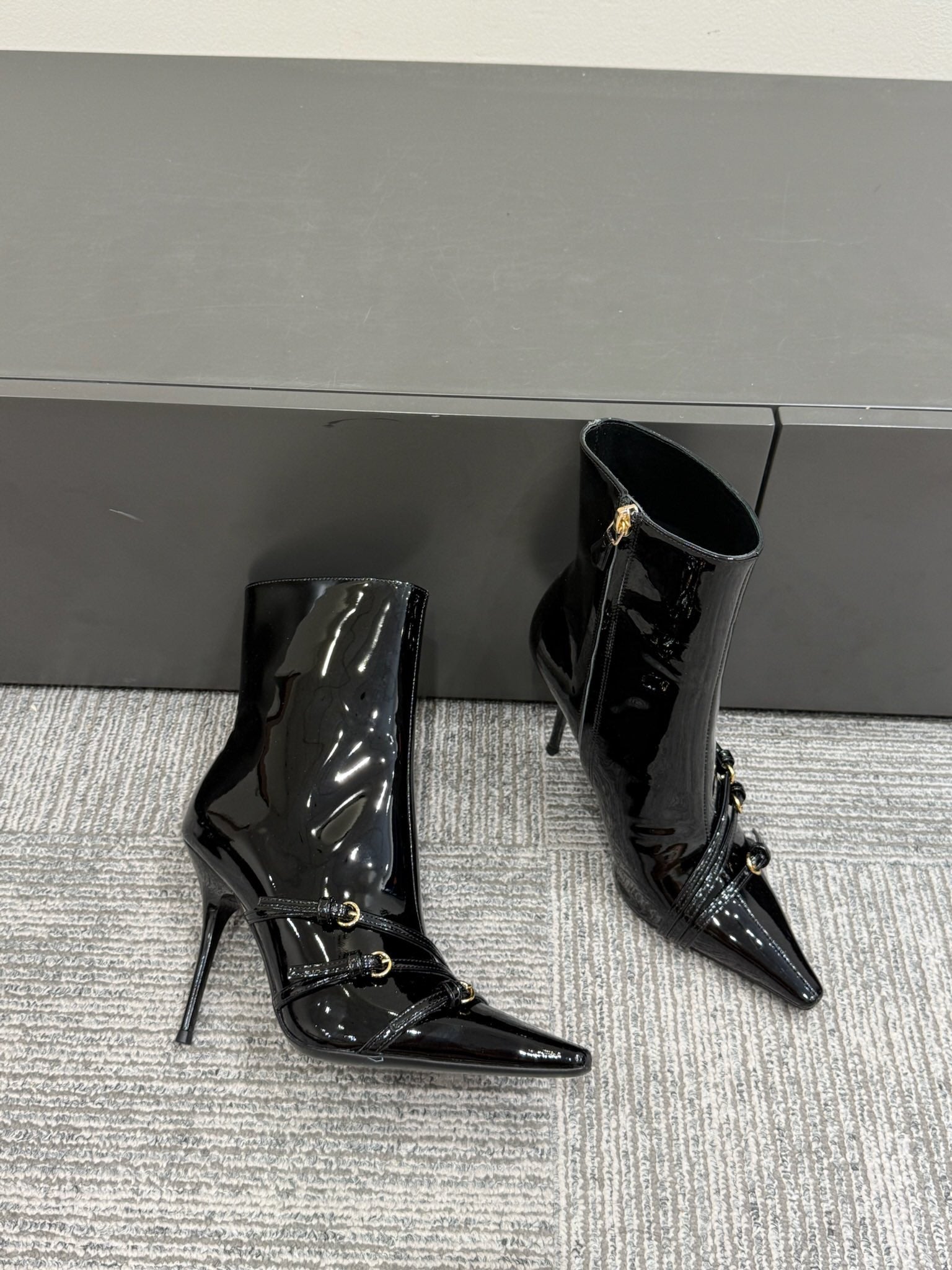 Miu 90 short boots black patent leather 417986