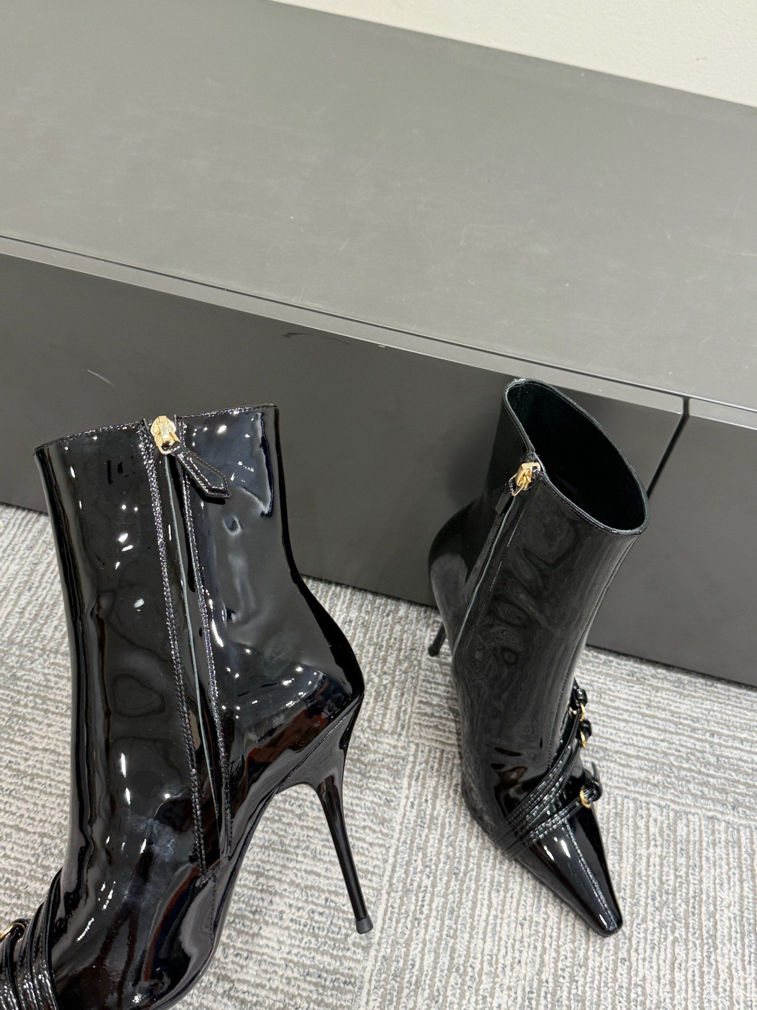 Miu 90 short boots black patent leather 417986