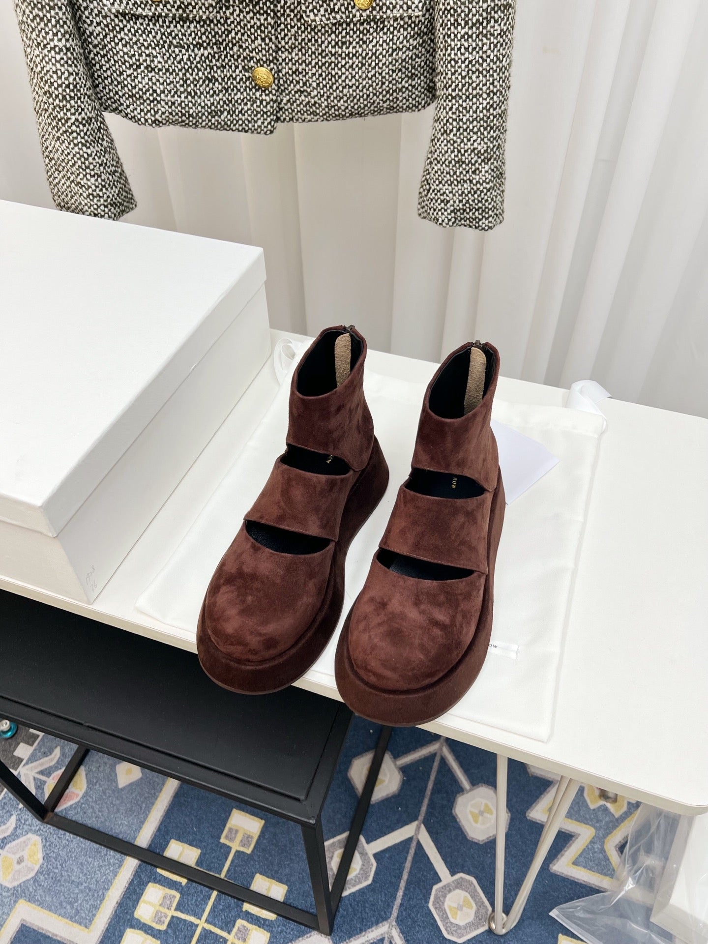 The Row 2025 Boot Coffee Suede Sheepskin 576056