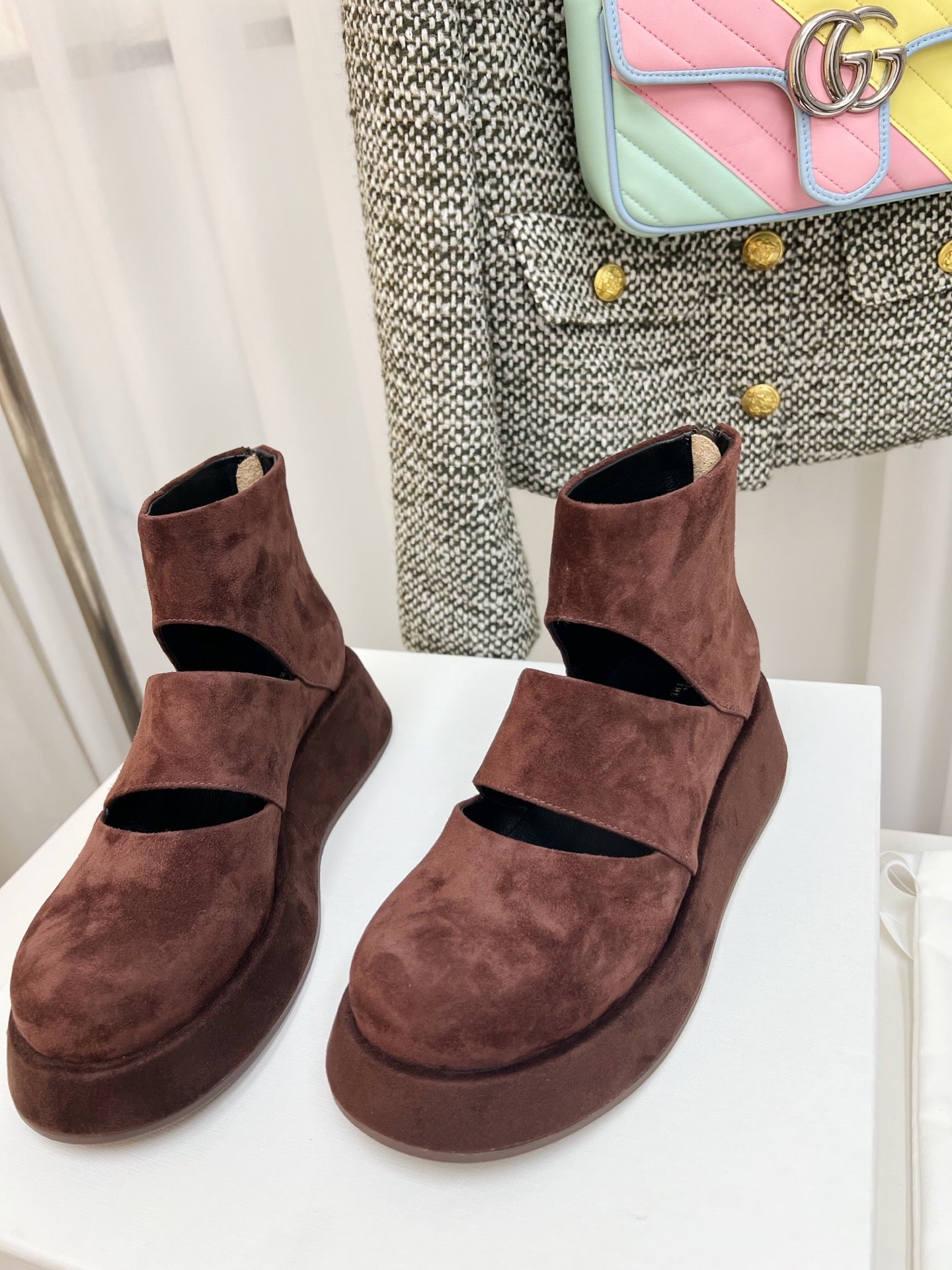 The Row 2025 Boot Coffee Suede Sheepskin 576056