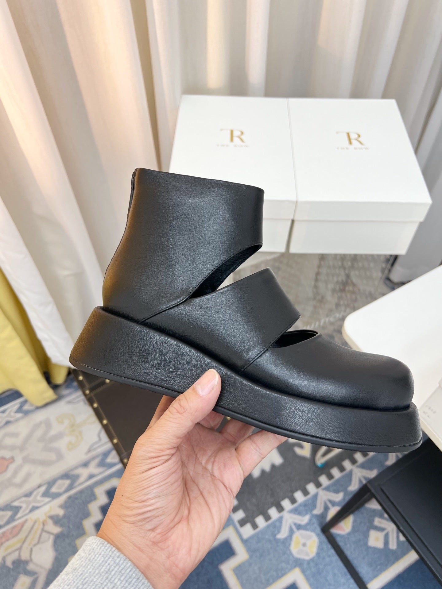 The Row 2025 Boot Black Sheepskin 576058